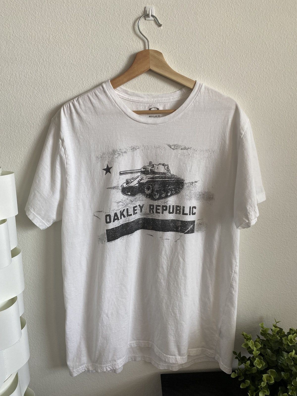 Oakley Oakley Y2K Logo Tee Size US XL / EU 56 / 4 - 1 Thumbnail