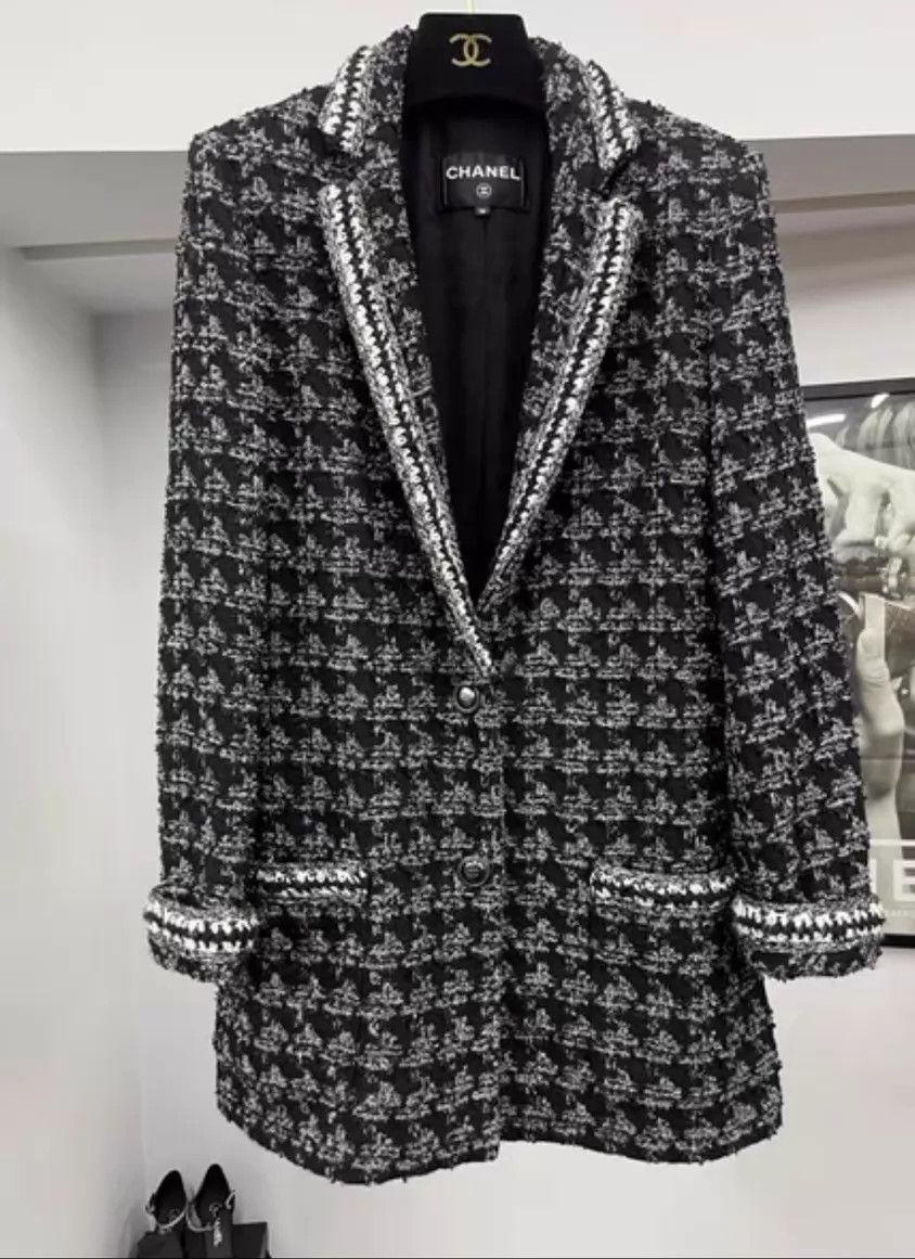 Chanel Chanel Women's 38 Jacket Size S / US 4 / IT 40 - 1 Thumbnail