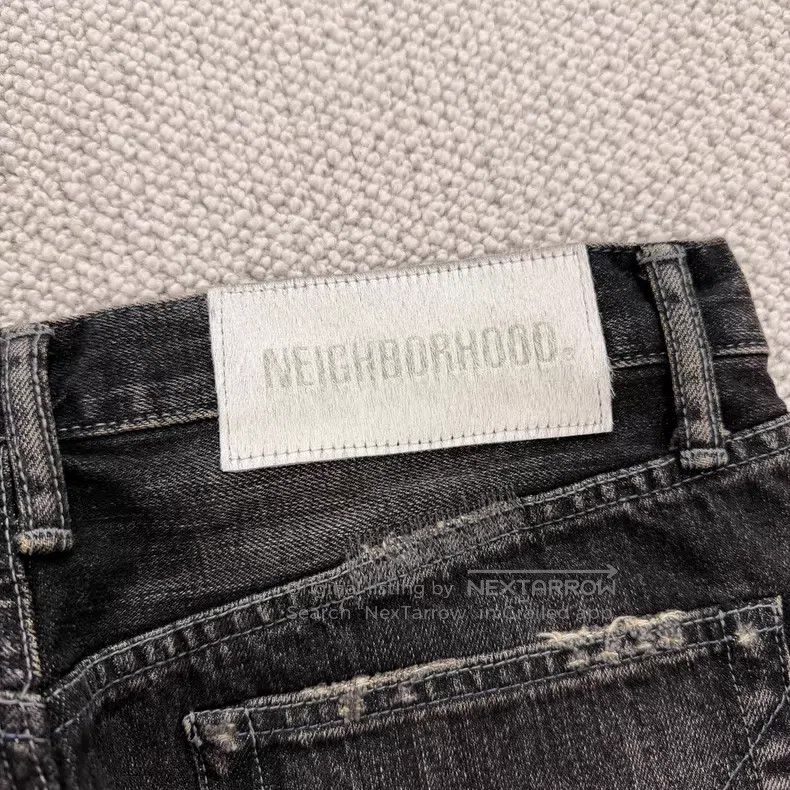 Neighborhood Neighborhood size M jeans Size US 27 - 6 Thumbnail