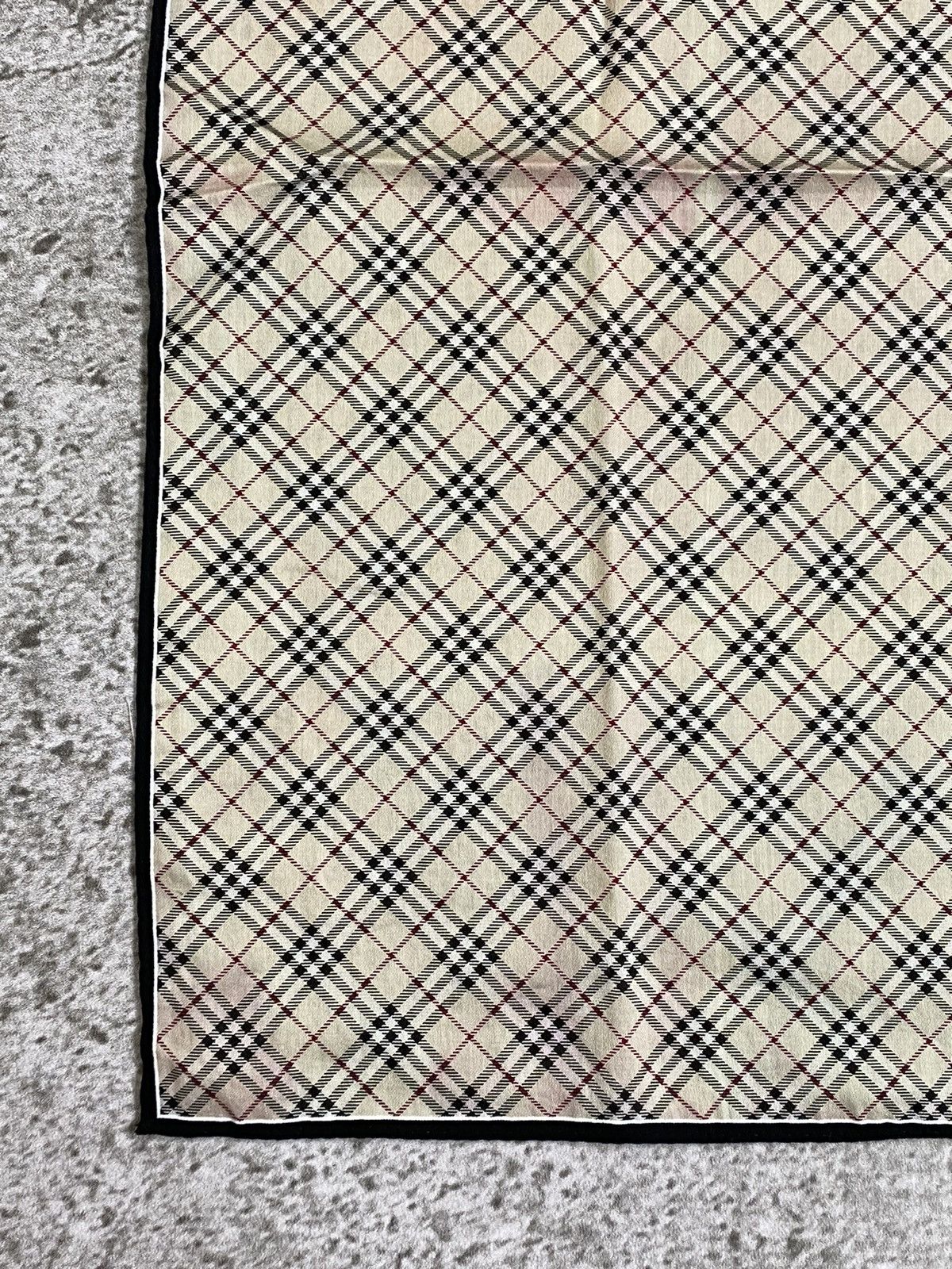 Burberry Burberrys Handkerchief / Bandana / Neckerchief Size ONE SIZE - 4 Thumbnail