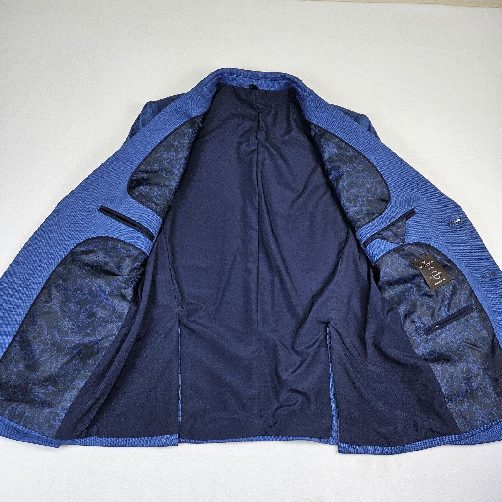 Blackberrys Phoenix Fit Blazer with Lapel Pin