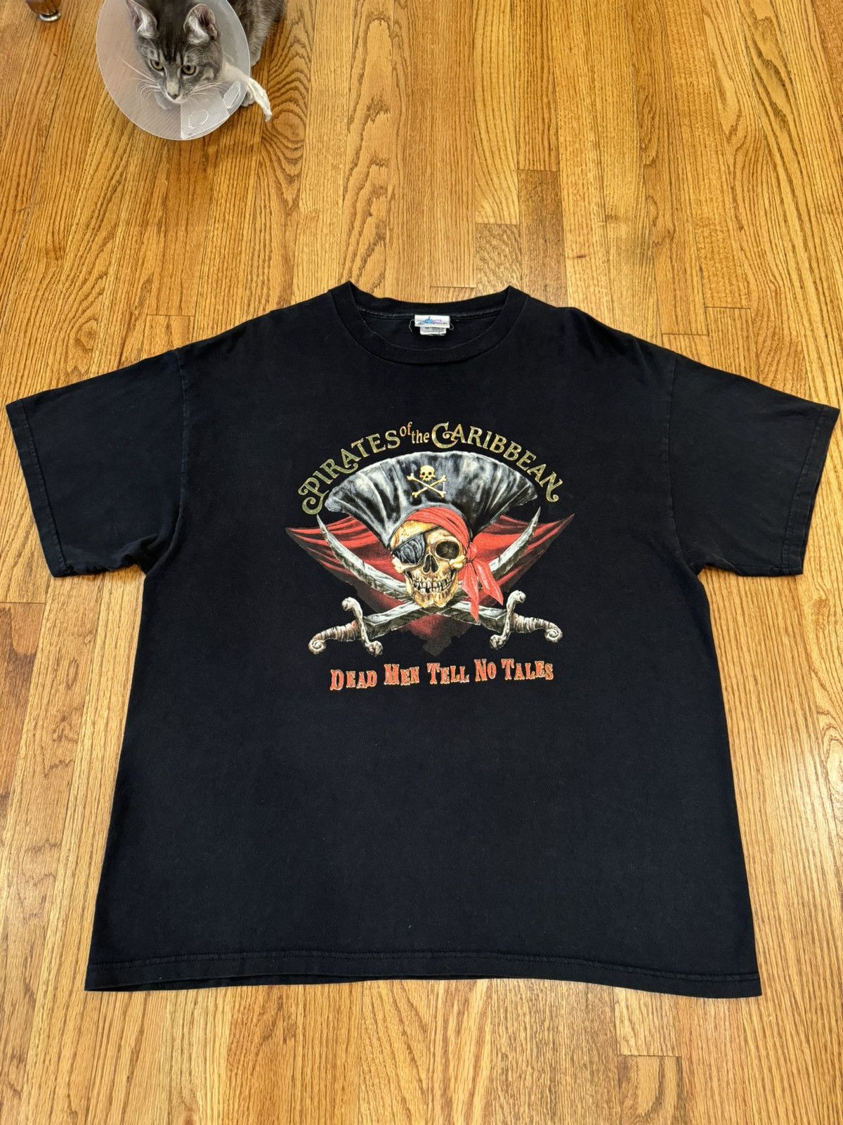 Disney × Vintage Disney Pirates of the Caribbean “Dead Men Tell No Tales” tee Size US XL / EU 56 / 4 - 2 Thumbnail