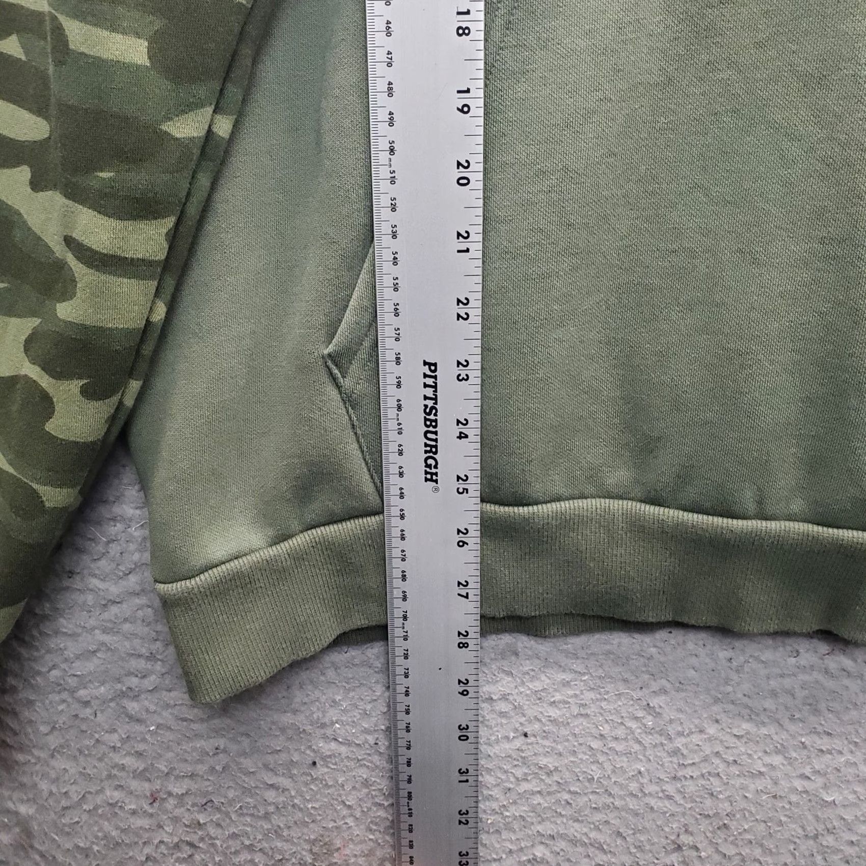Puma Puma Hoodie Mens XL Green Camouflage Military Fleece Lined Drawstring Pullover Size US XL / EU 56 / 4 - 3 Thumbnail