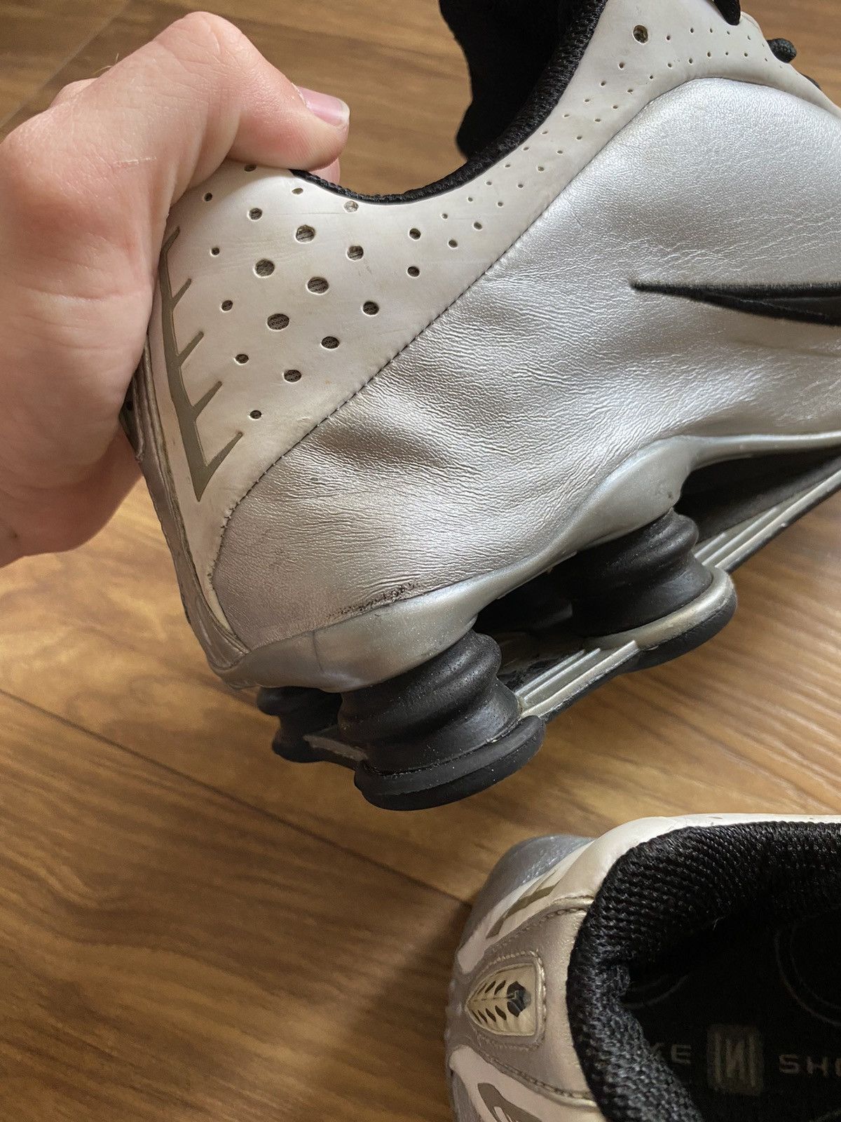 Nike Nike Shox R4 OG Silver Vintage,Drill,Y2k Size US 12.5 / EU 45-46 - 10 Thumbnail