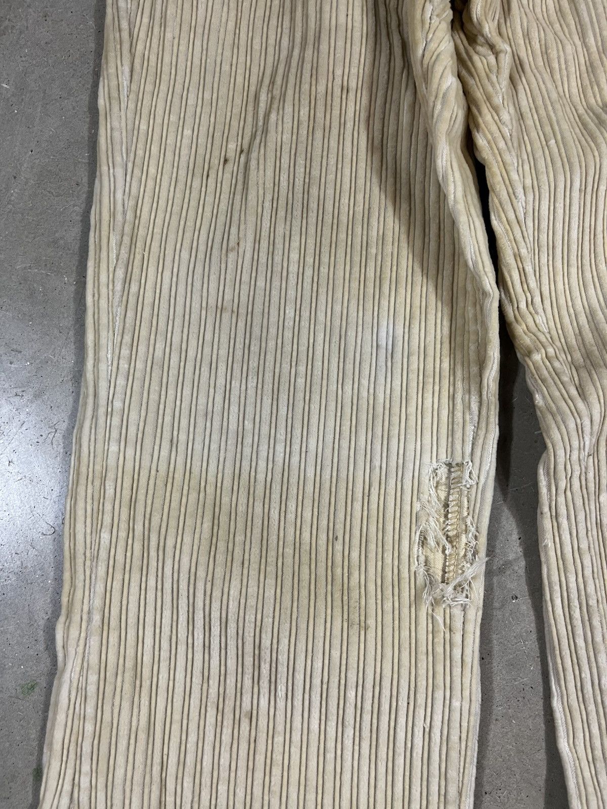 Vintage Vintage 70s Dirty White Wide Whale Corduroy Flared Pants Size US 32 / EU 48 - 5 Thumbnail