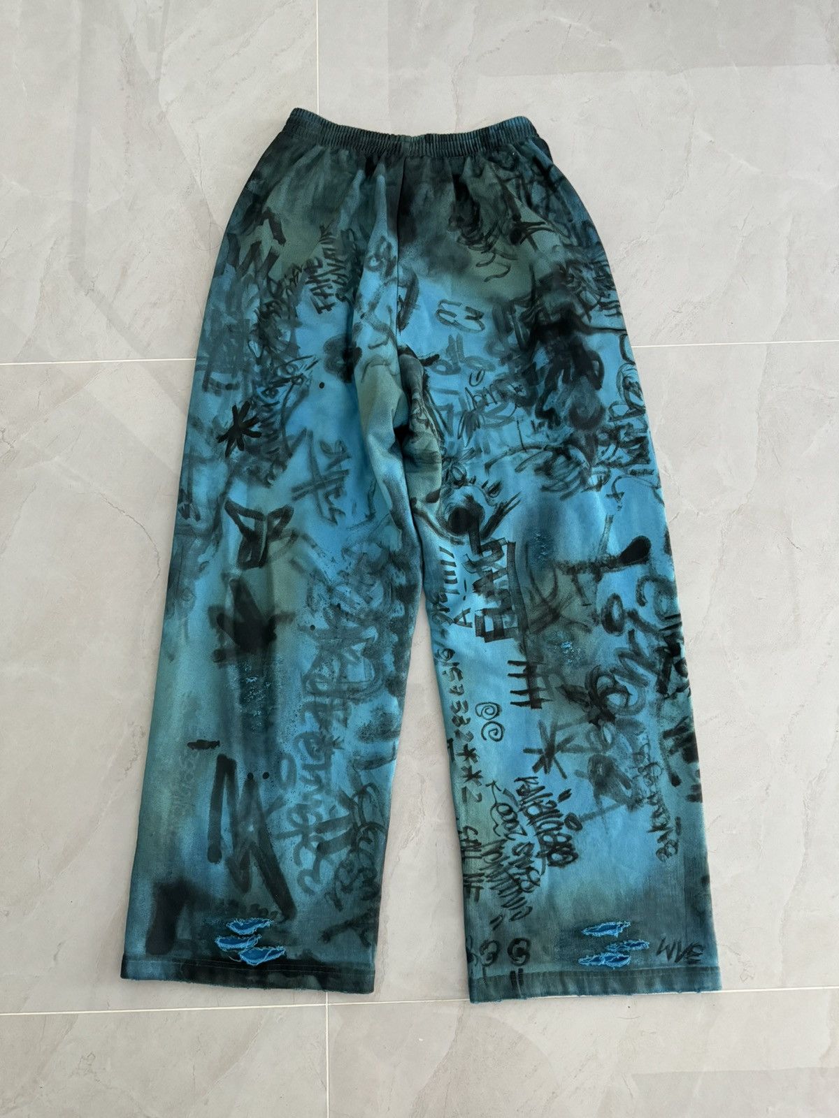 Balenciaga Balenciaga SS23 Blue Skater Graffiti Sweatpants Sz.L Size US 36 / EU 52 - 4 Thumbnail
