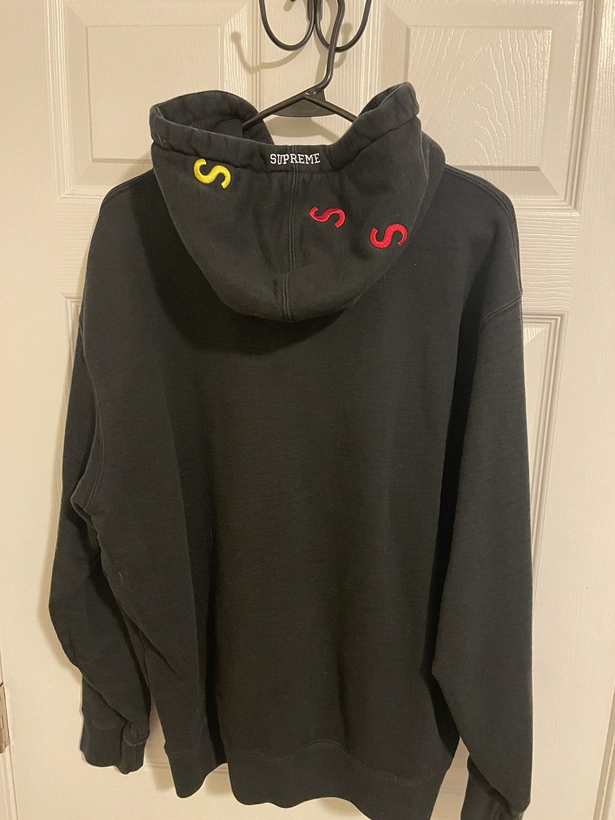 Supreme Supreme embroidered s hoodie black Size US M / EU 48-50 / 2 - 2 Thumbnail