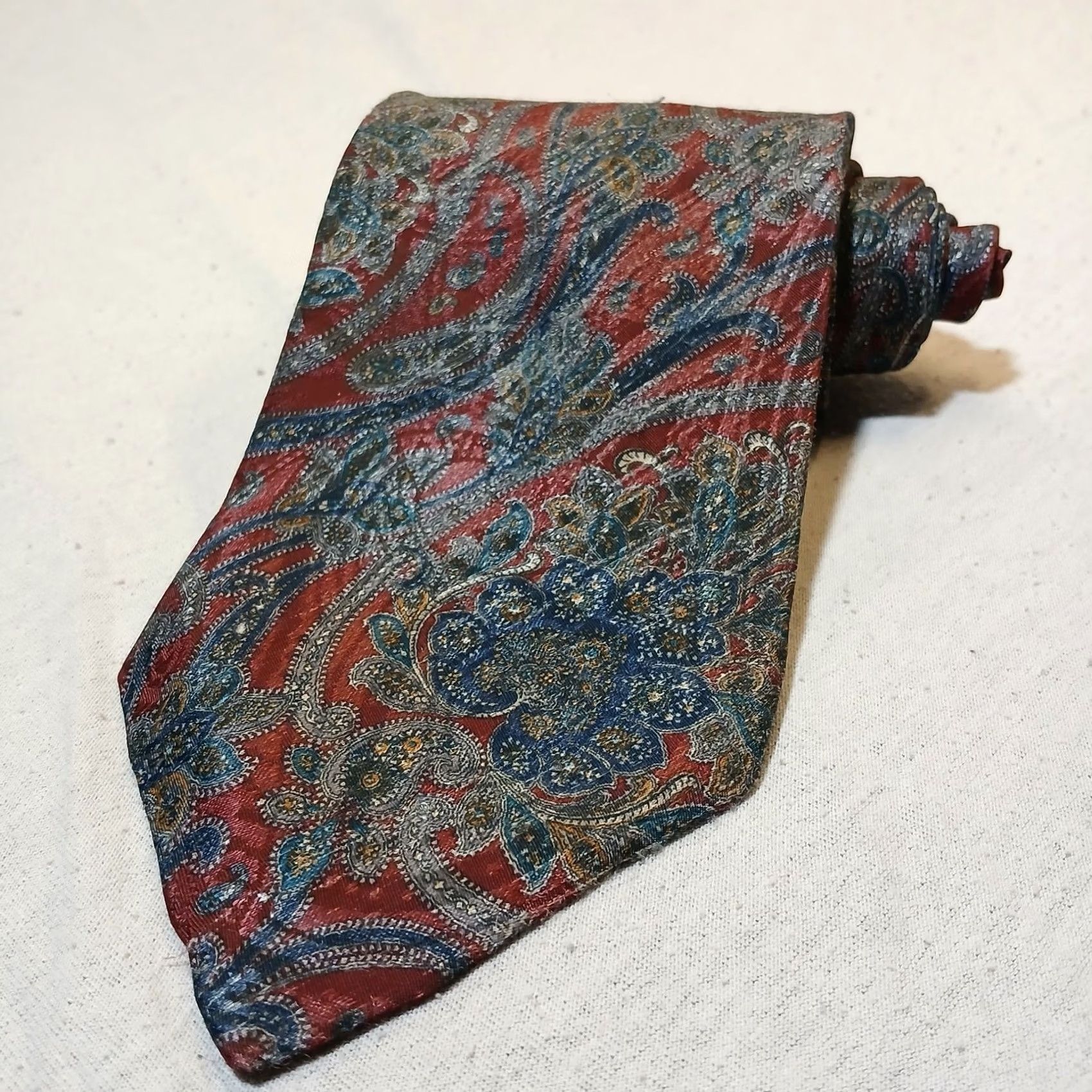 Vintage Sturbridge Tiemakers of America Tie Men Burgundy Floral 100% Synthetic Adjustable Retro Pattern Red Shirt Size ONE SIZE - 2 Thumbnail