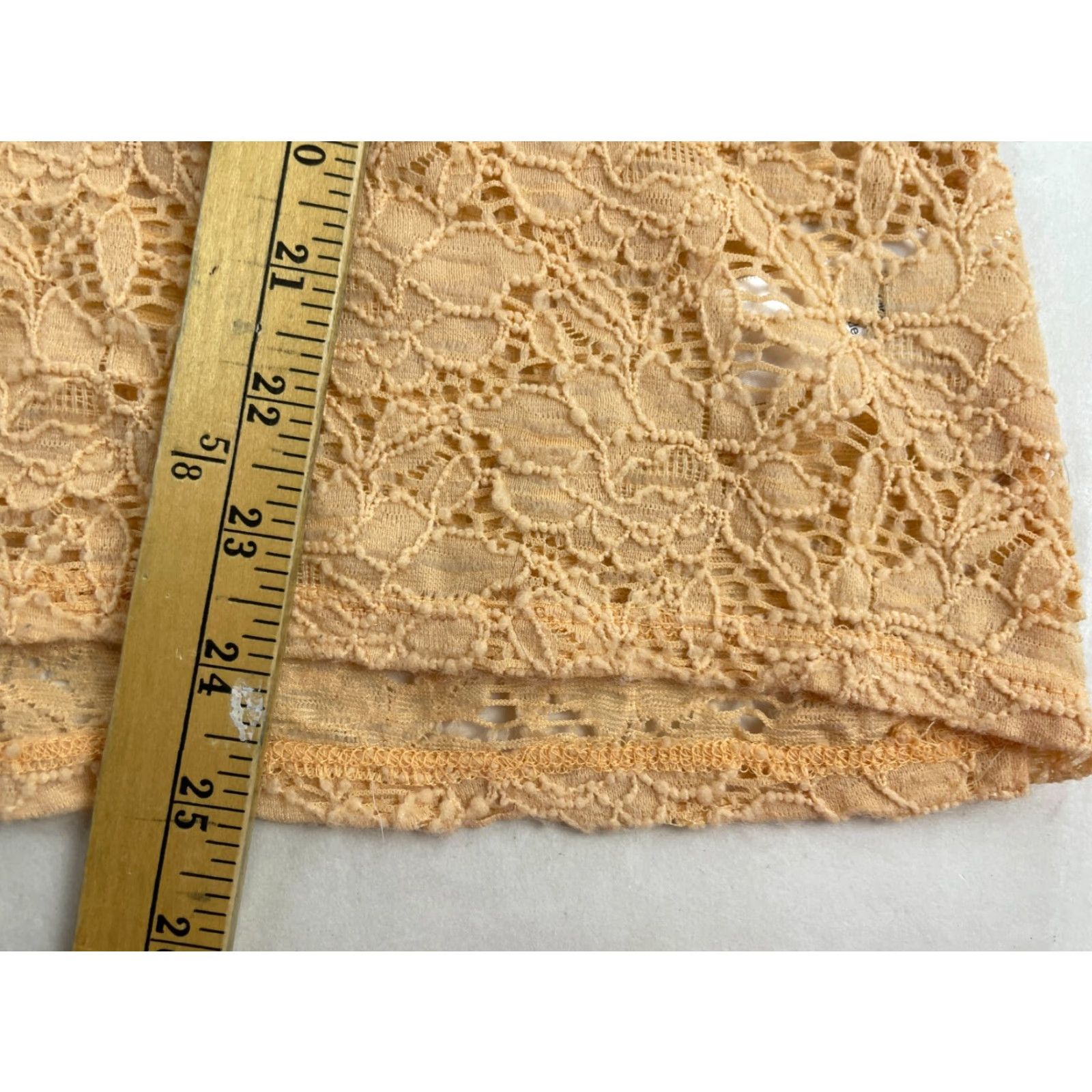Vintage Maurices T-Shirt Women S Peach Lace Crochet Round Neck Short Sleeve Tee Size S / US 4 / IT 40 - 5 Thumbnail
