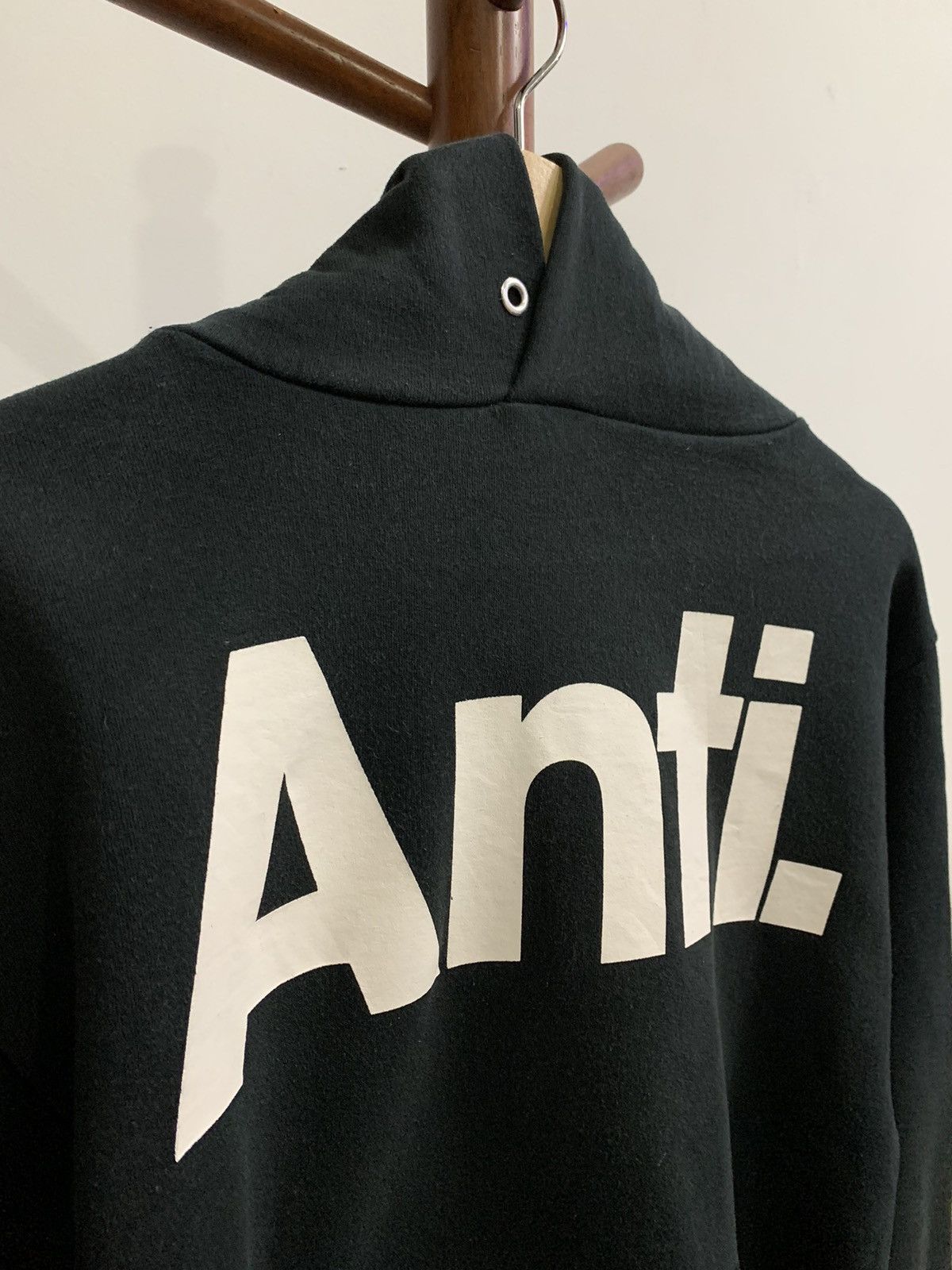 Vintage Vintage Anti. Hoodie Size US S / EU 44-46 / 1 - 3 Thumbnail