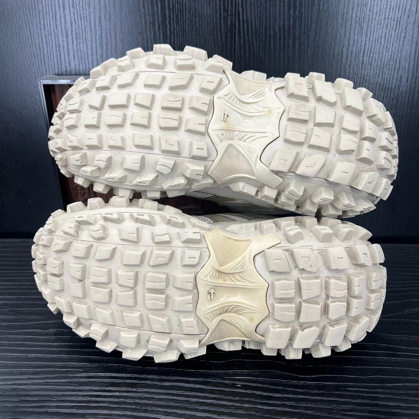 Balenciaga Balenciaga Tire Boots 44 Brown New Original Box CH24363 Size US 11 / EU 44 - 7 Thumbnail