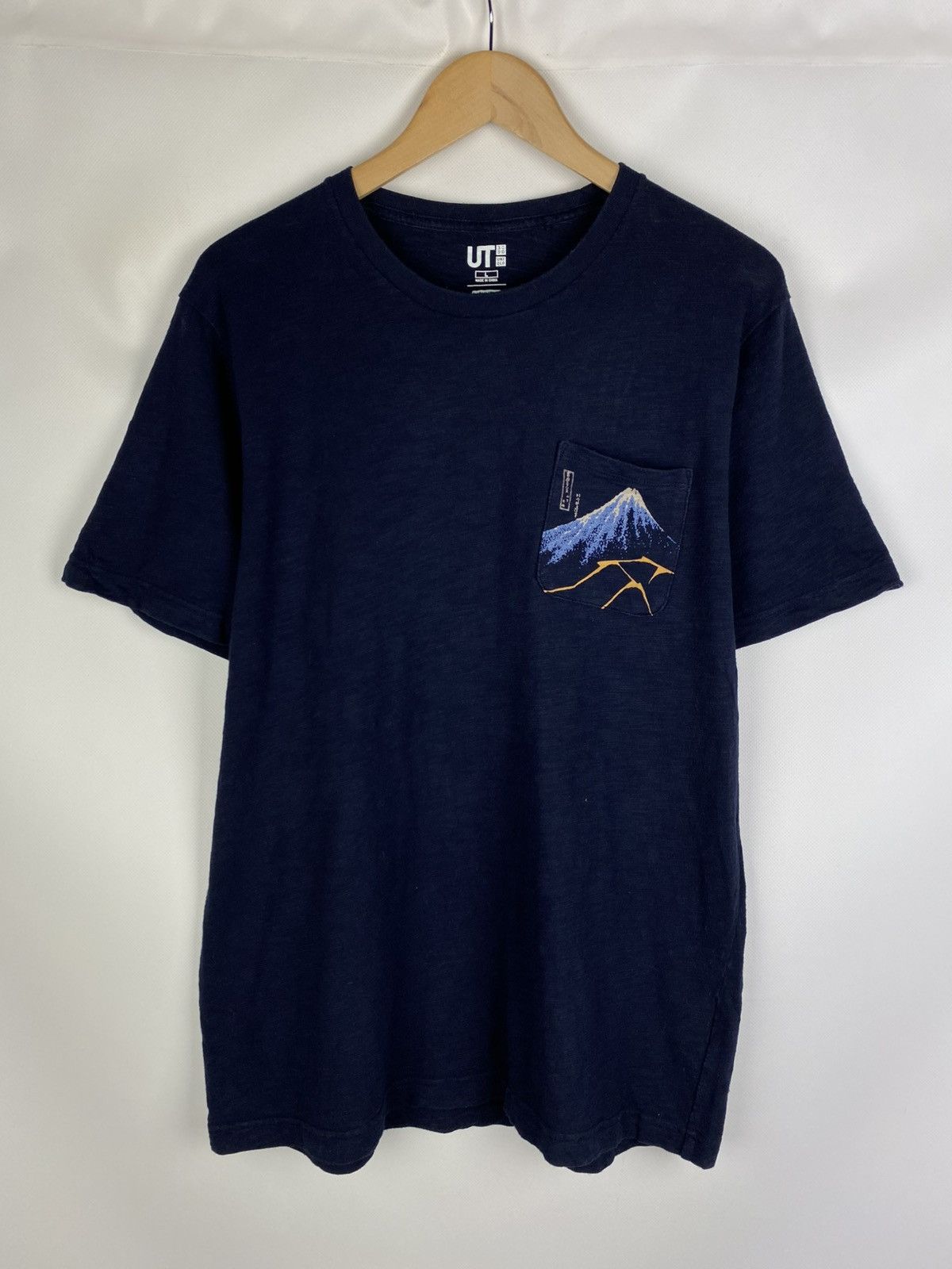 Uniqlo Uniqlo Hokusai Blue Japanese Art men’s t shirt size L Size US L / EU 52-54 / 3 - 1 Thumbnail