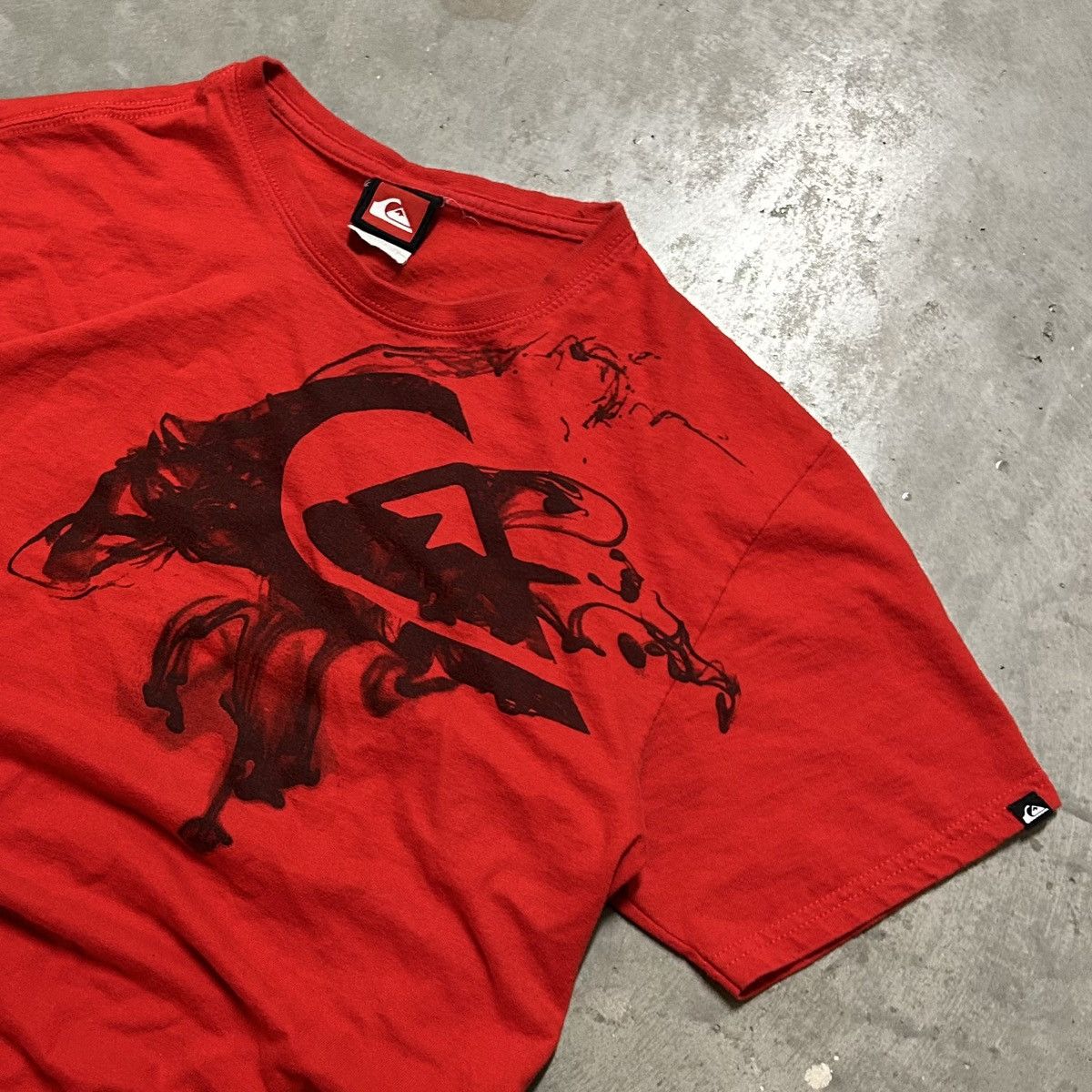 Quiksilver × Vintage Y2K Quicksilver Smoke Print Affliction Style T Shirt Size US S / EU 44-46 / 1 - 1 Thumbnail