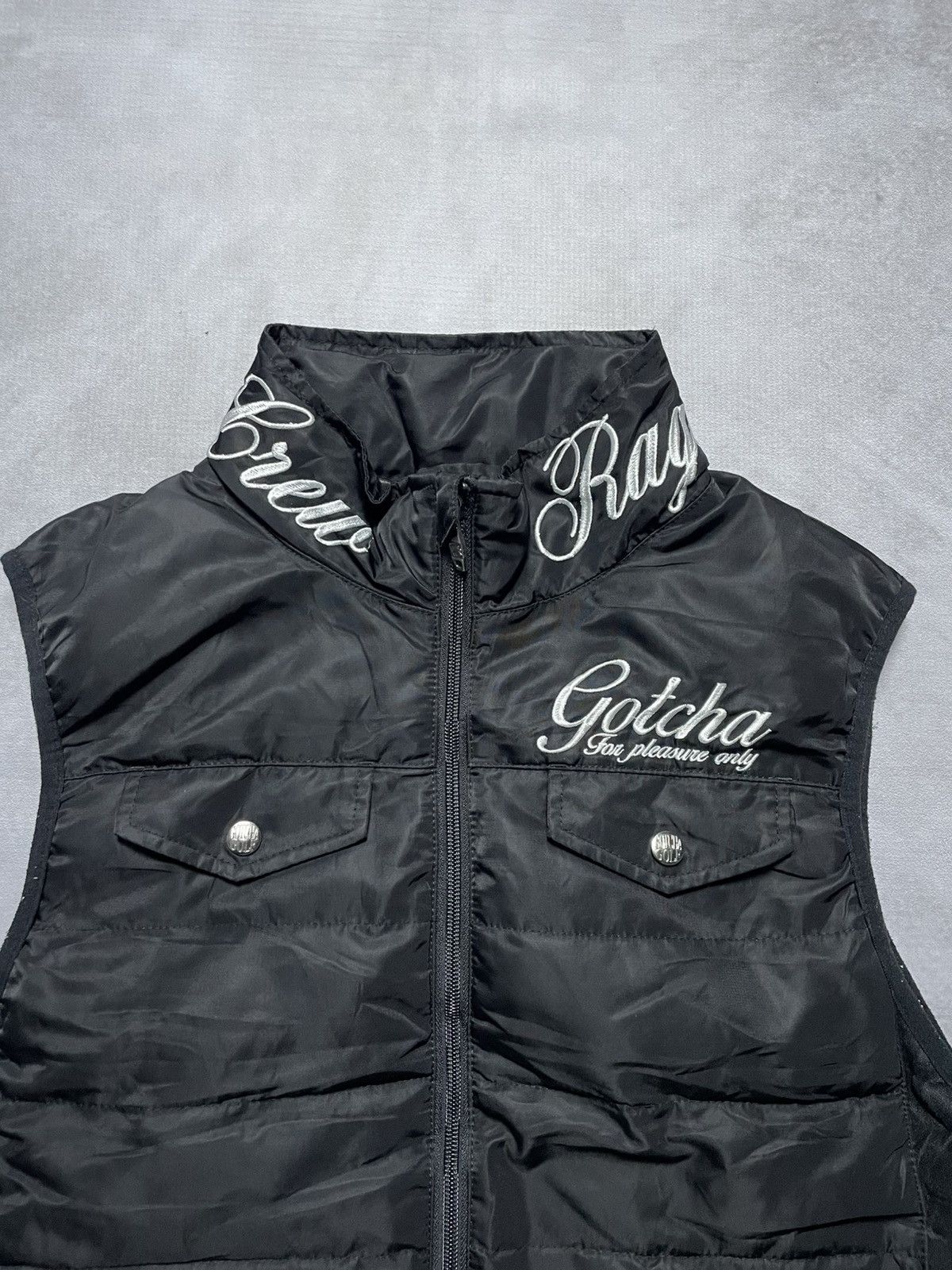 Japanese Brand 2000’s Gotcha - Embroidered Puffer Vest Size US M / EU 48-50 / 2 - 3 Thumbnail