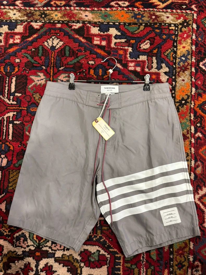 Thom Browne Thom Browne Classic four-barrel shorts Size US 39 - 1 Thumbnail