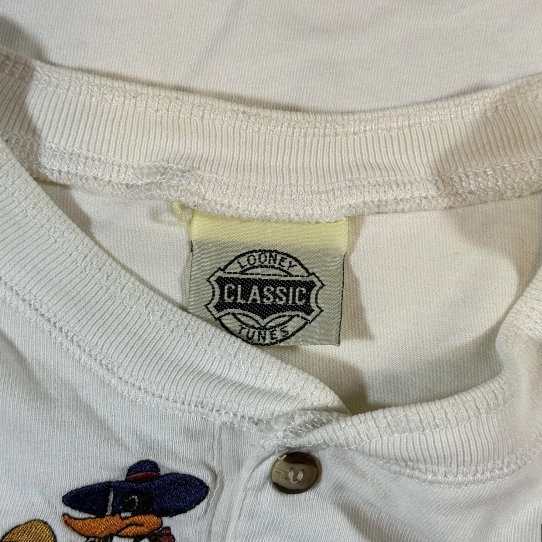 Vintage VINTAGE Looney Tunes Classic Henley White 1994 Embroidered Long Sleeve Men XL (Retro Look) Size US XL / EU 56 / 4 - 3 Thumbnail