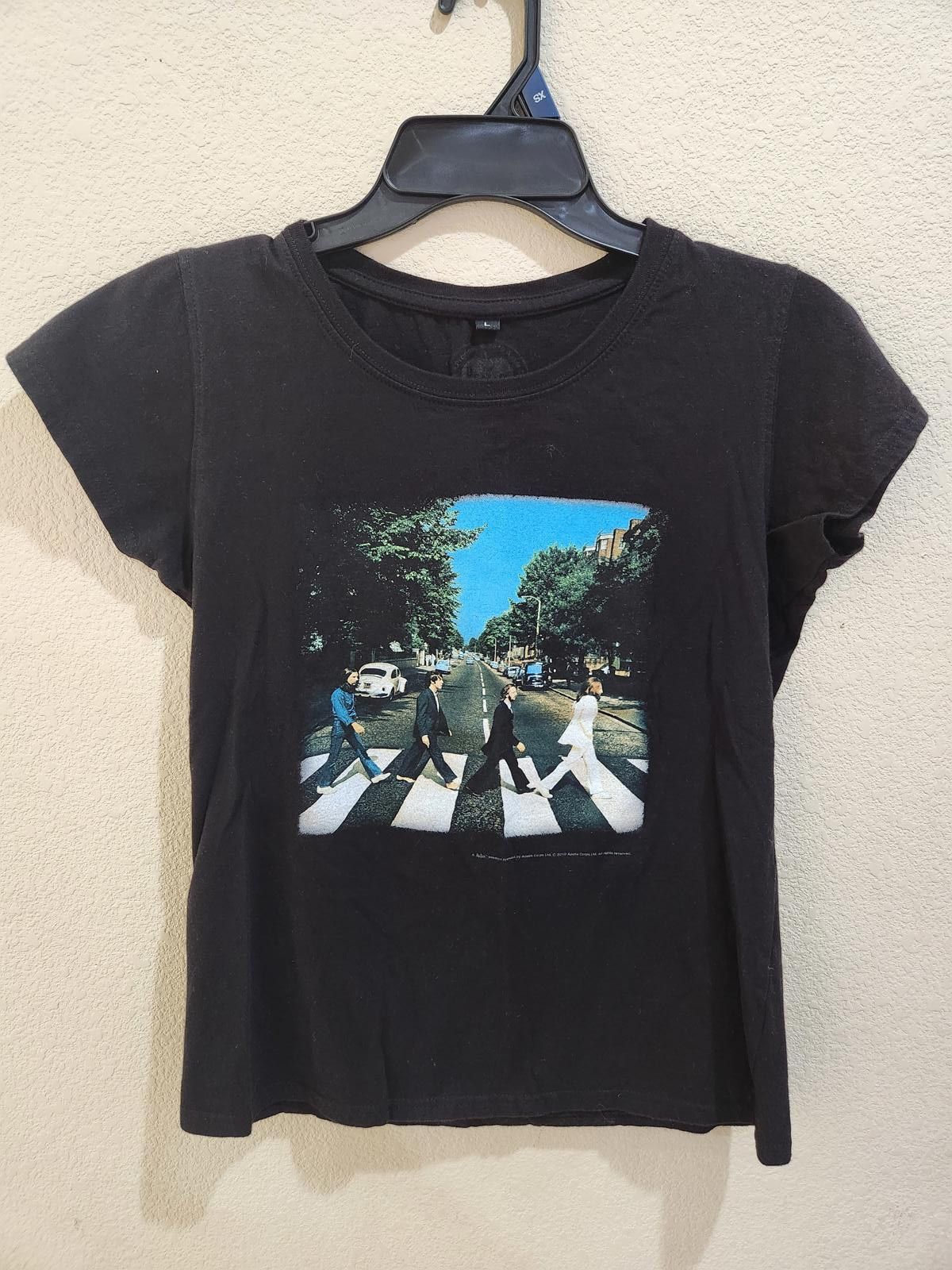 Other The Beatles T-Shirt Abbey Road Authentic Tees Women Sz Large Size ONE SIZE - 1 Thumbnail