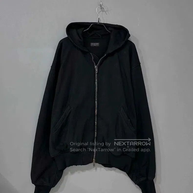 Balenciaga Balenciaga 24FW Reverse Logo Zip Hoodie. Size US S / EU 44-46 / 1 - 1 Thumbnail