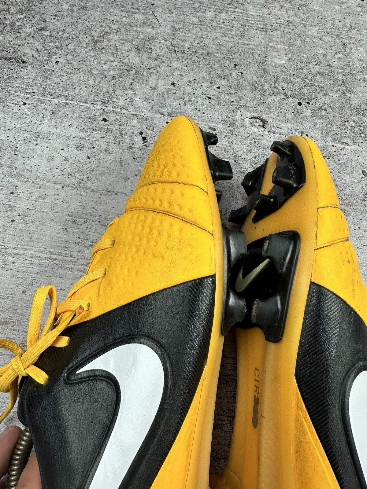 Nike 2012 Nike CTR 360 Maestro Vintage Soccer Boots Size US 13 / EU 46 - 13 Thumbnail