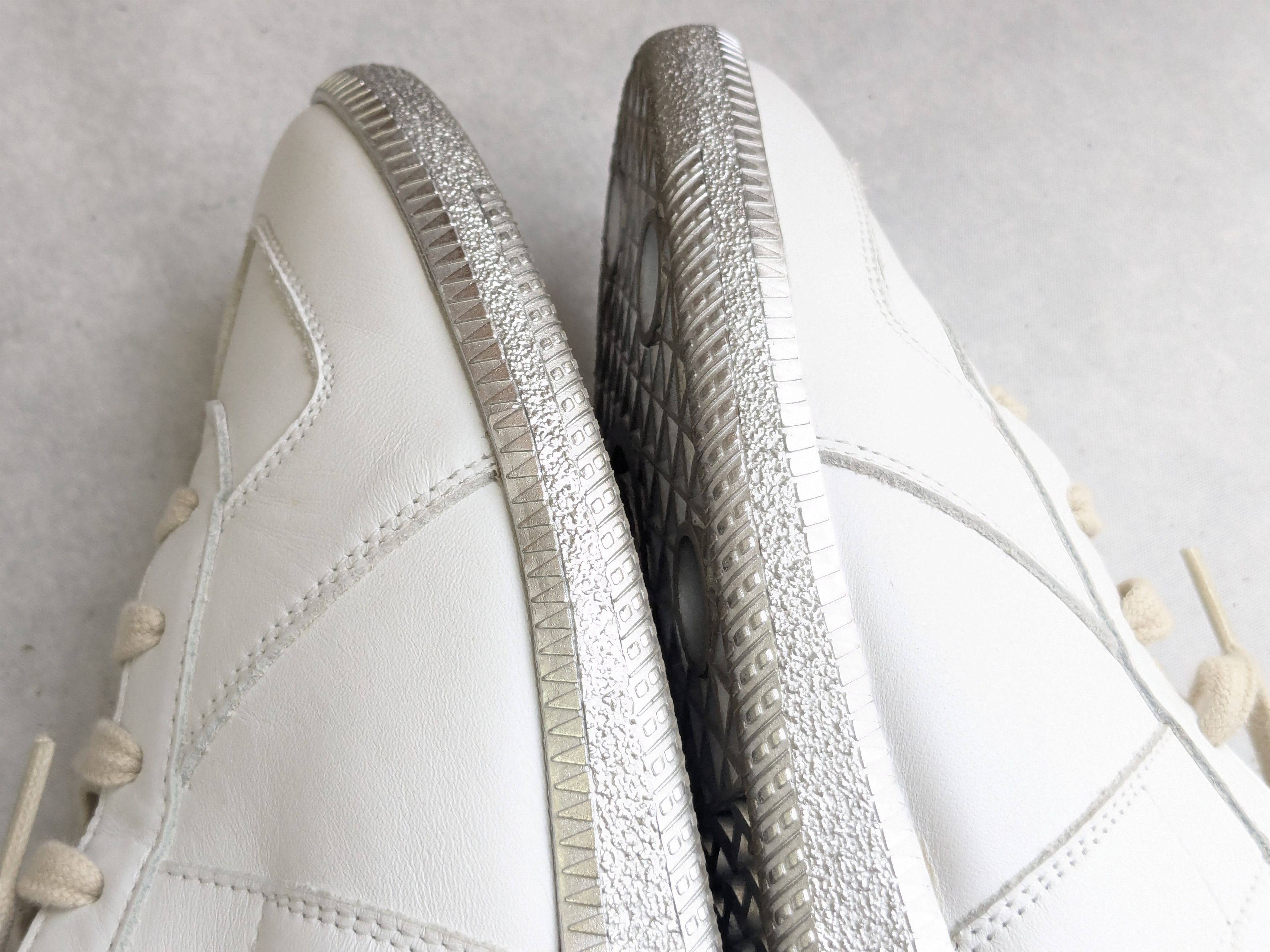 Maison Margiela Maison Margiela Gat Replica White Silver 9 42 Low Tops Size US 9 / EU 42 - 13 Thumbnail