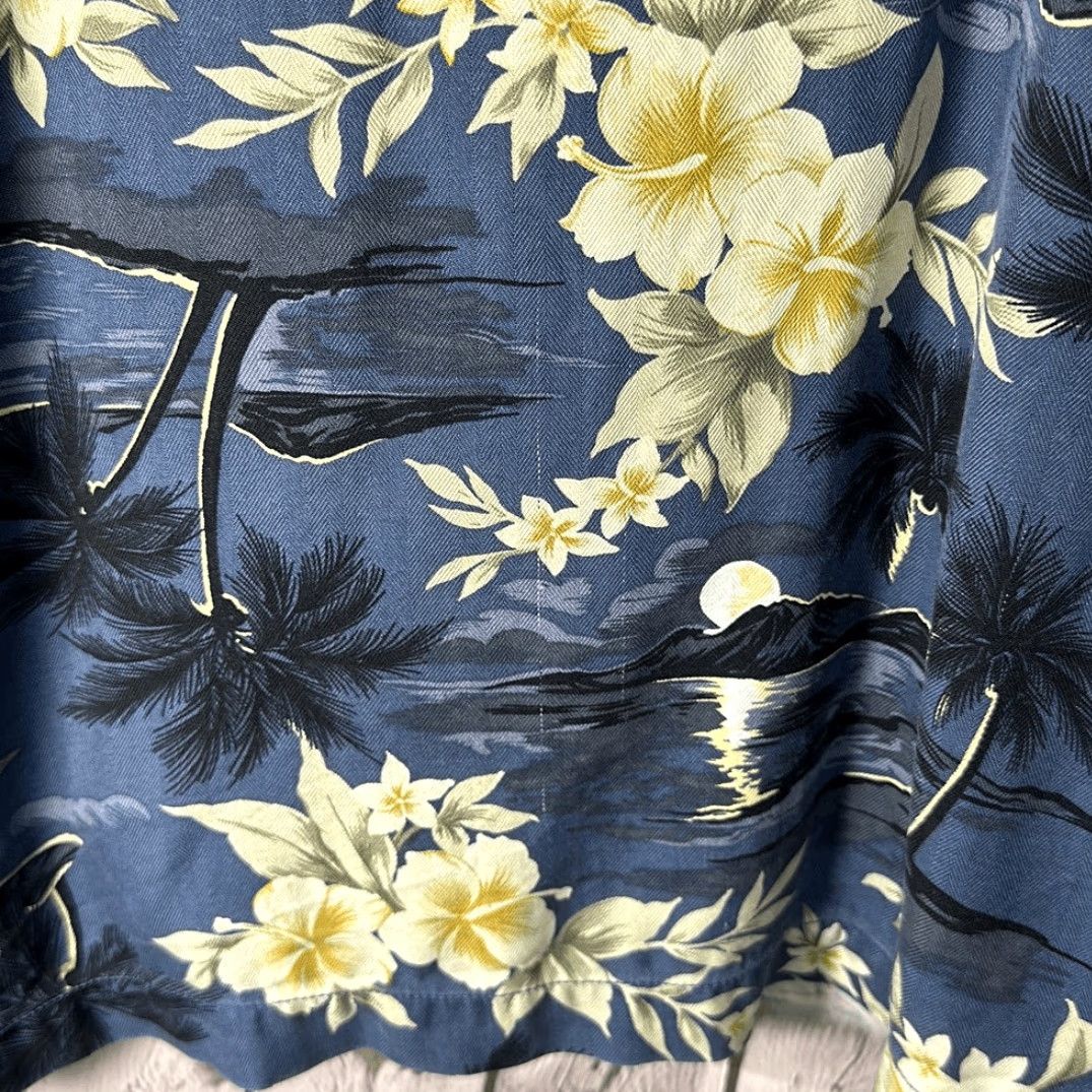 Tommy Bahama Tommy Bahama Camp Shirt Short Sleeve Button-Up Silk Hawaiian Blue L Large Mens Size US L / EU 52-54 / 3 - 5 Thumbnail
