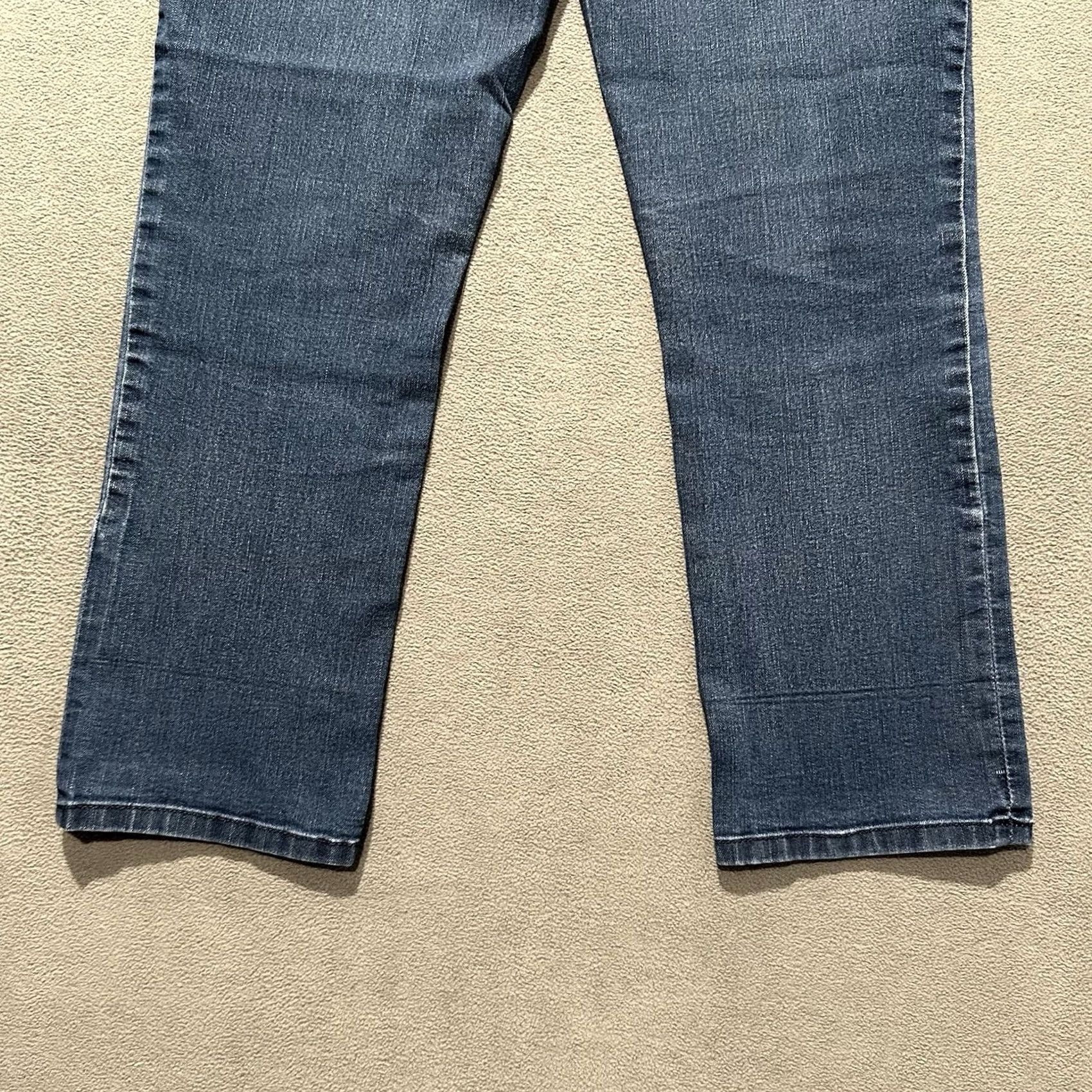 Vintage ELLE Jeans Womens Size 4 Blue Denim Straight Leg Faded Pocket Flap EUC Size 27" / US 4 / IT 40 - 6 Thumbnail