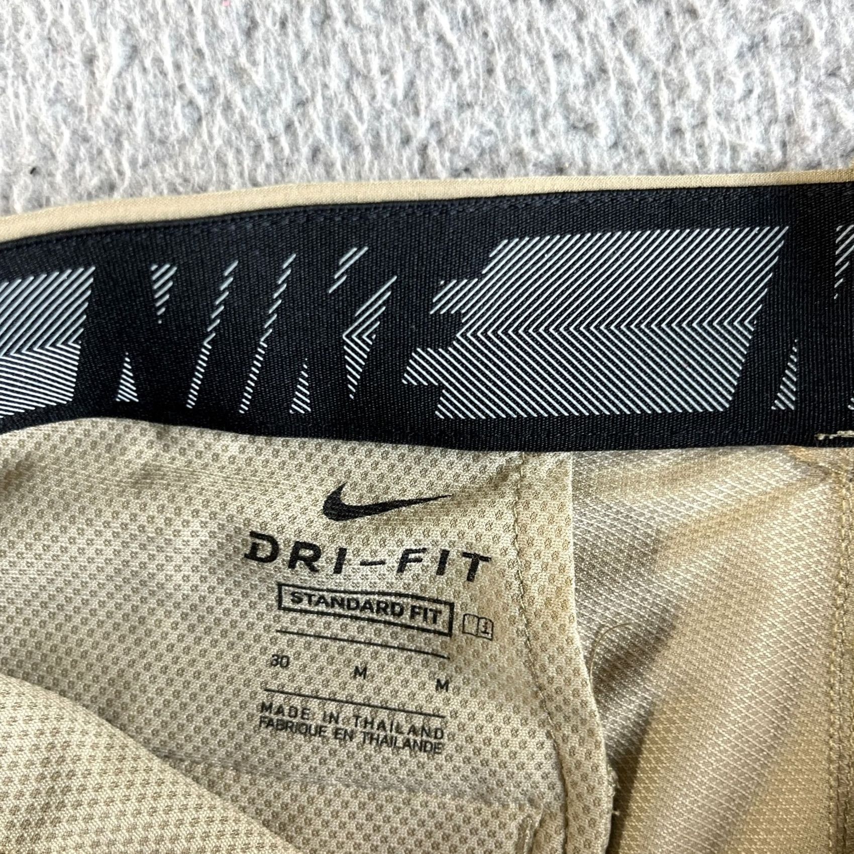 Nike Nike Shorts Mens 30 Beige Chino Dri-Fit Golf Stretch Waist Front Button Logo Embroidered Casual Travel Workwear Mens Regular Satin Non-Tag N/A Size US 30 / EU 46 - 2 Thumbnail