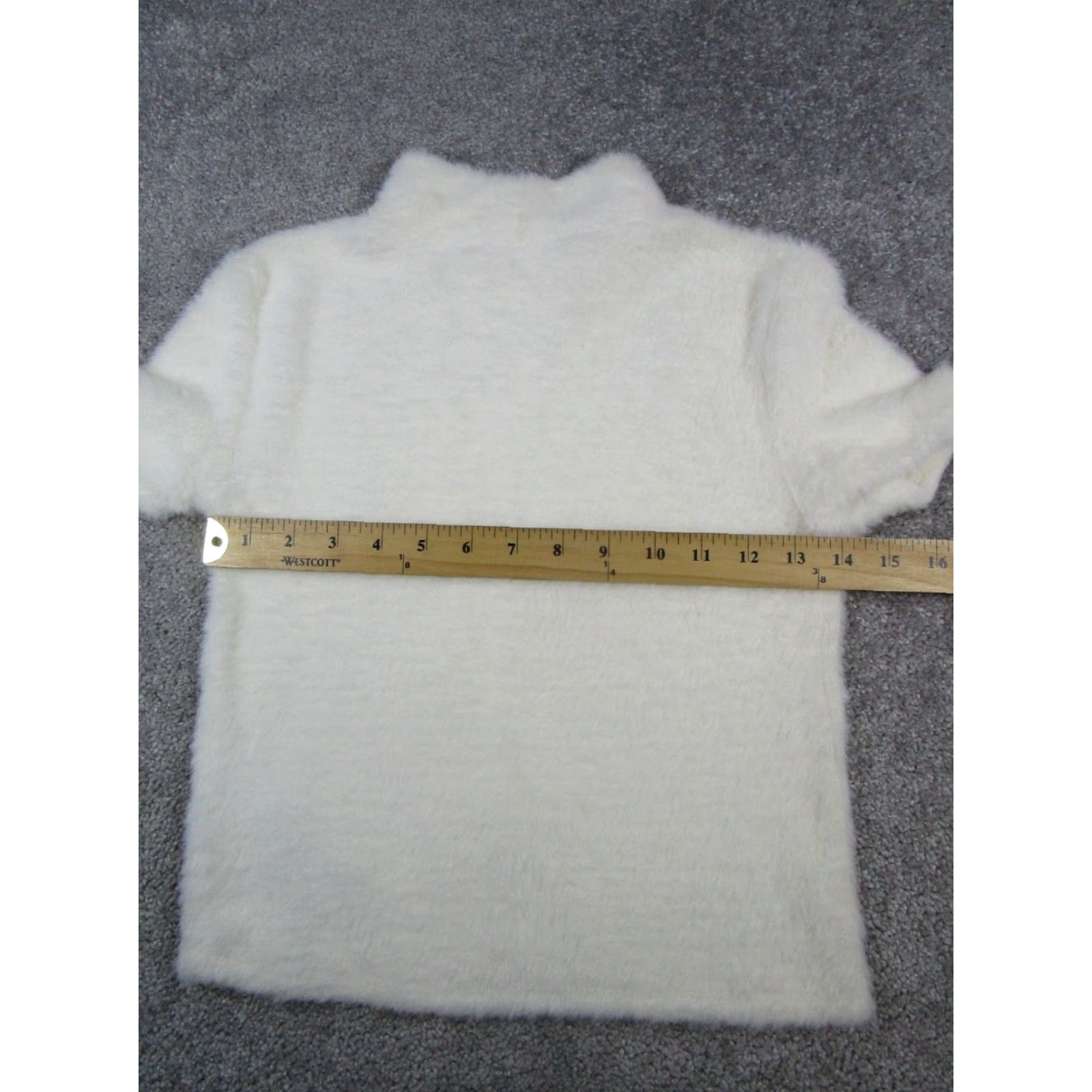 Zara VINTAGE Zara Shirt Womens Small White Faux Fur T-Shirt Short Sleeve Mock Neck Regular Fit Size S / US 4 / IT 40 - 5 Thumbnail