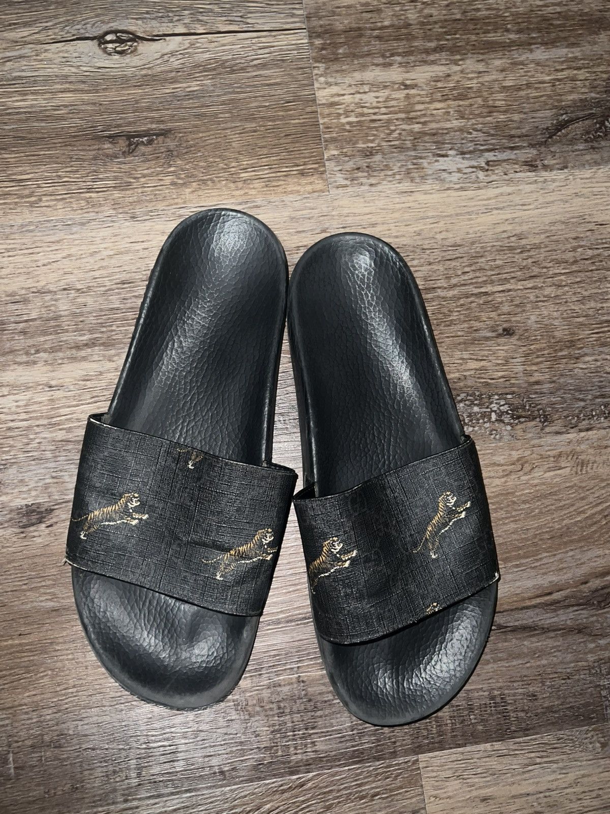 Gucci Gucci tiger sandals Size US 9.5 / EU 42-43 - 1 Thumbnail