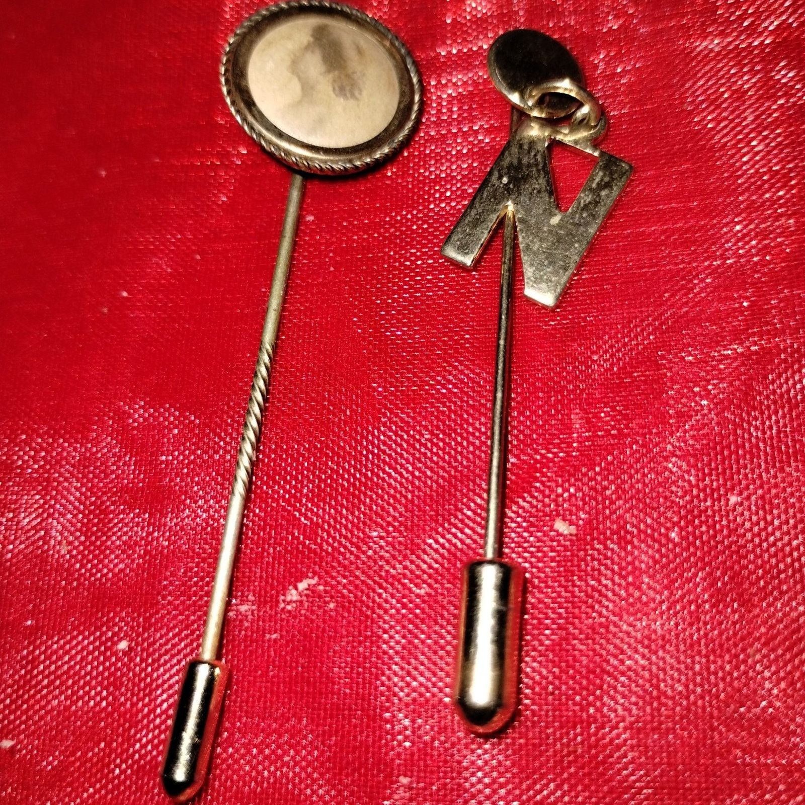 Vintage Two very beautiful vintage 1960s stick pins Size ONE SIZE - 1 Thumbnail