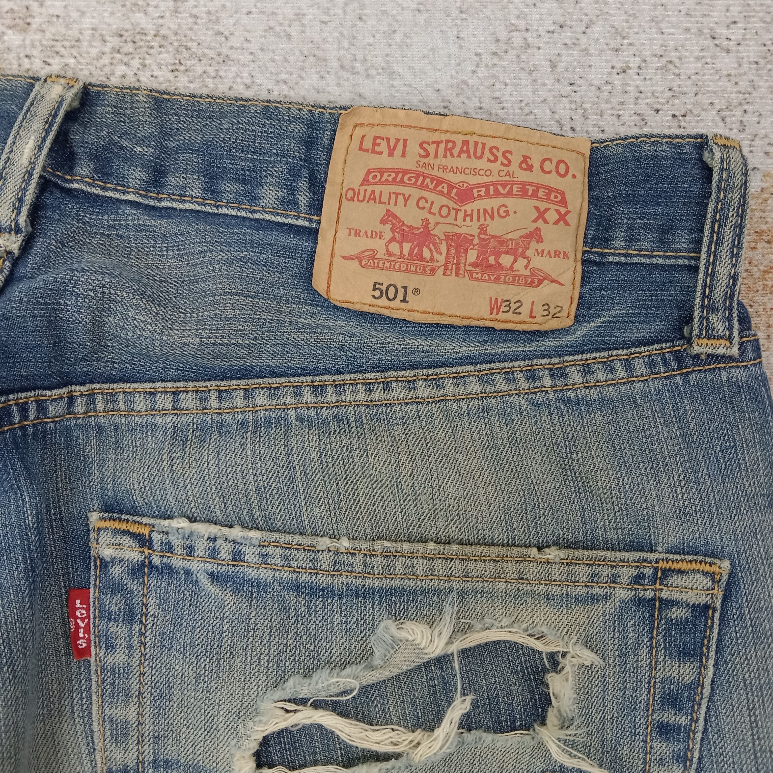 Levi's Levi's 501 Distressed Grunge Denim Jeans C258N22 Size US 31 - 7 Thumbnail
