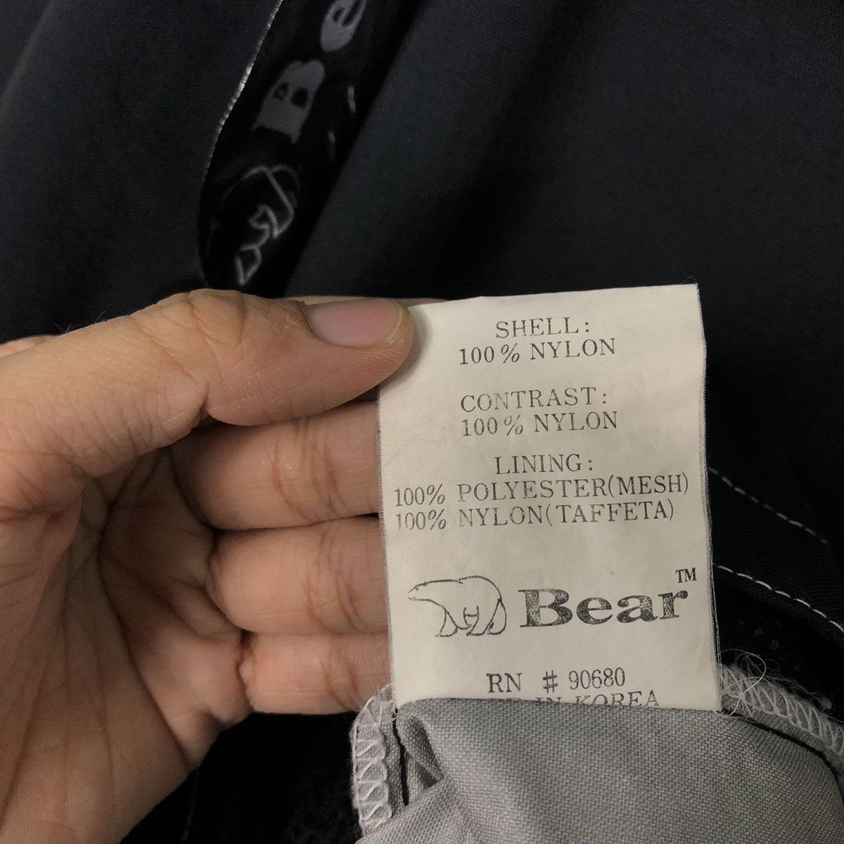 Japanese Brand 🔥90’s Oversized Ski Jacket Bear Hunting Survival Design Size US L / EU 52-54 / 3 - 15 Thumbnail