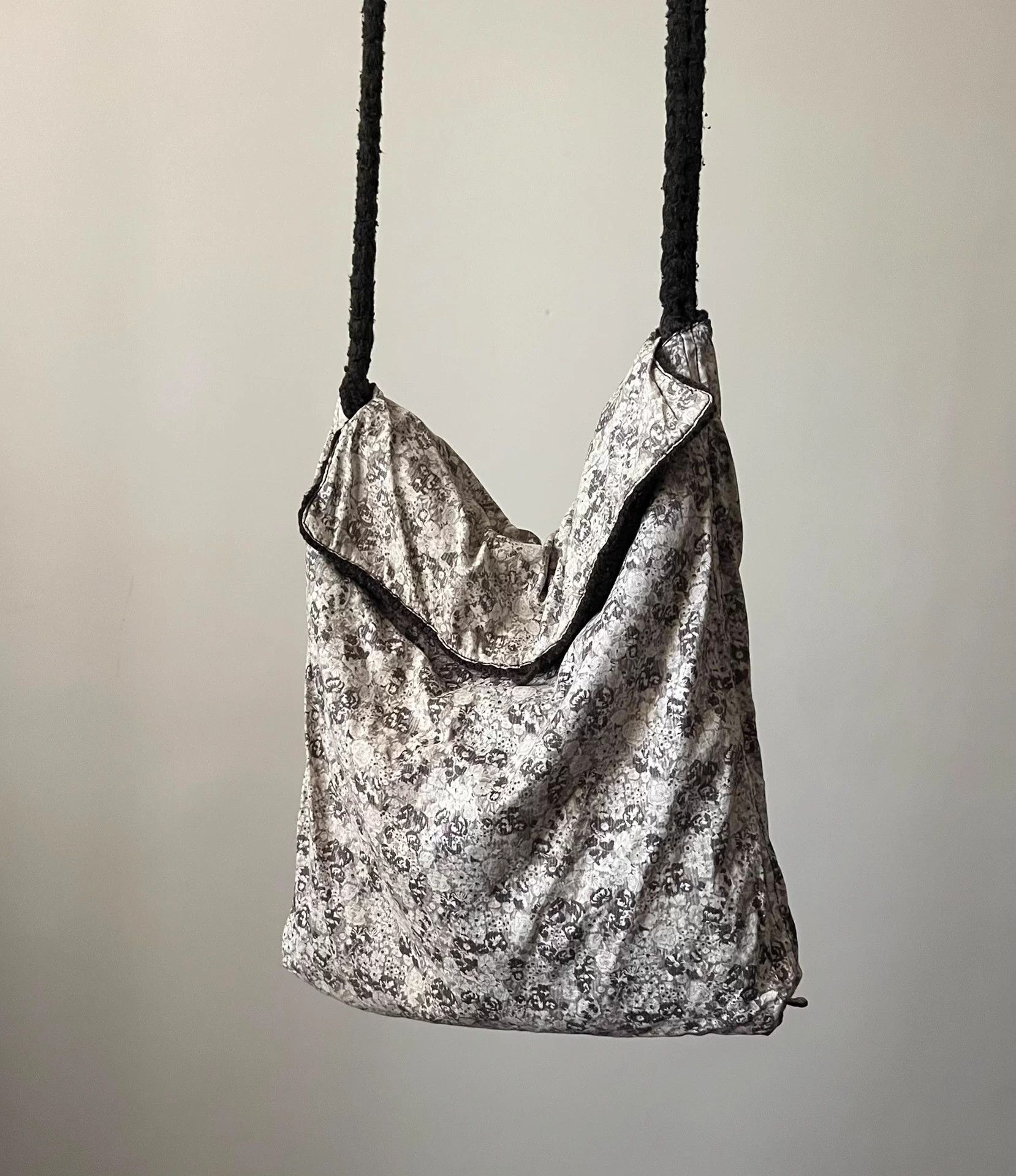 Number (N)ine Number (N)ine 03AW Grunge Distressed Knit Crossbody Bag Size ONE SIZE - 4 Thumbnail