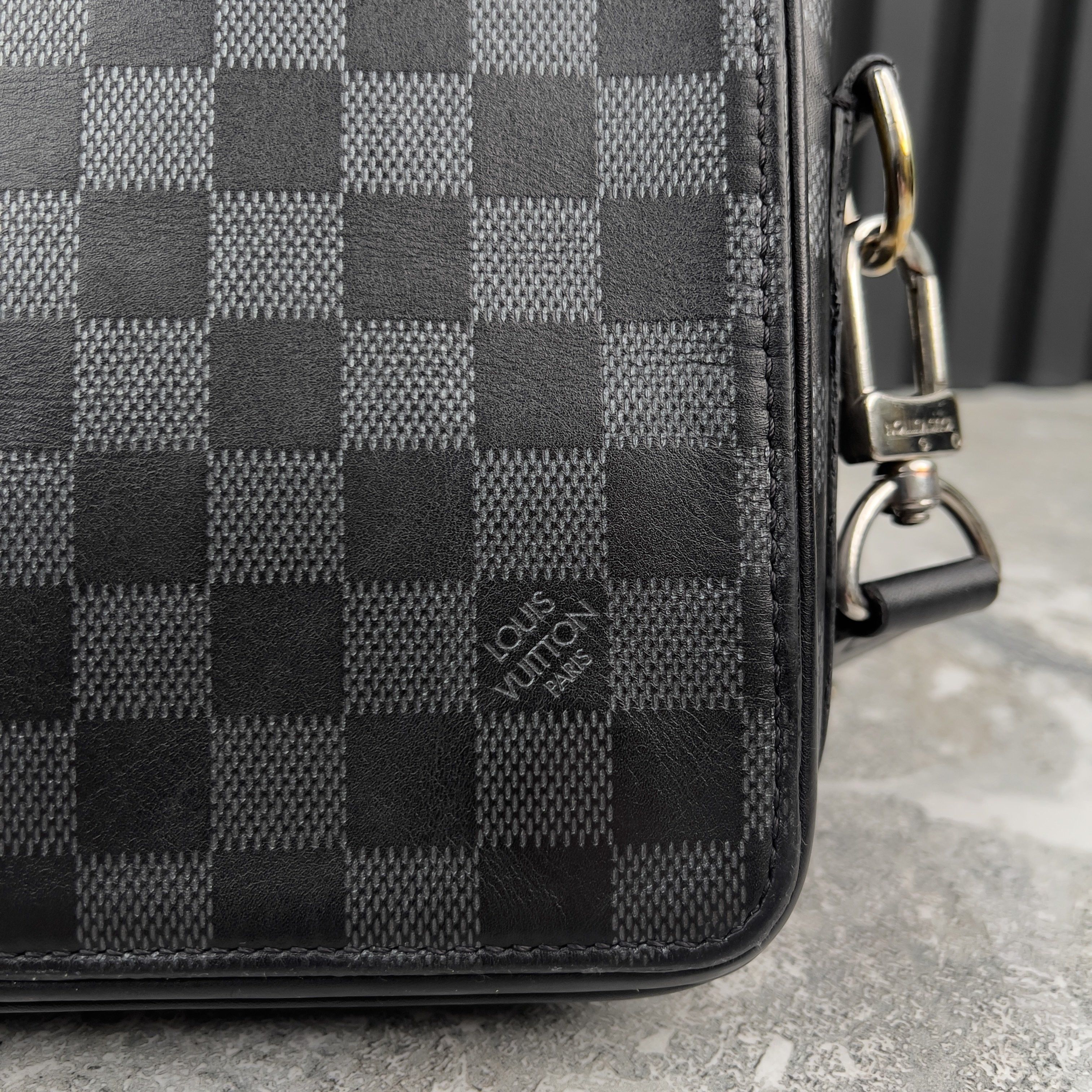 Louis Vuitton Studio Onyx Damier Infini Messenger Black Leather Size ONE SIZE - 8 Thumbnail