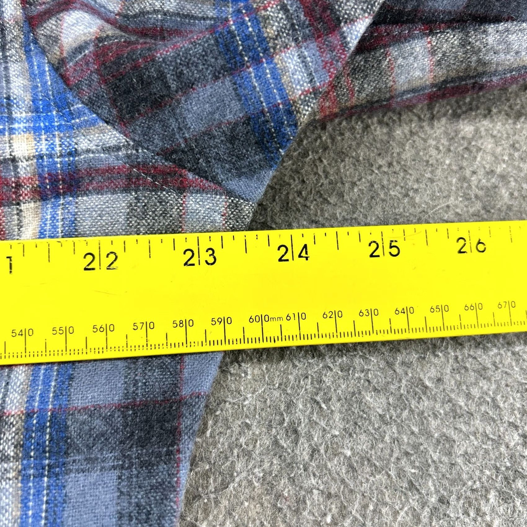 Pendleton VINTAGE Pendleton Shirt Mens L Long Blue Red Button Up Plaid Virgin Wool USA 80s Size US L / EU 52-54 / 3 - 6 Thumbnail