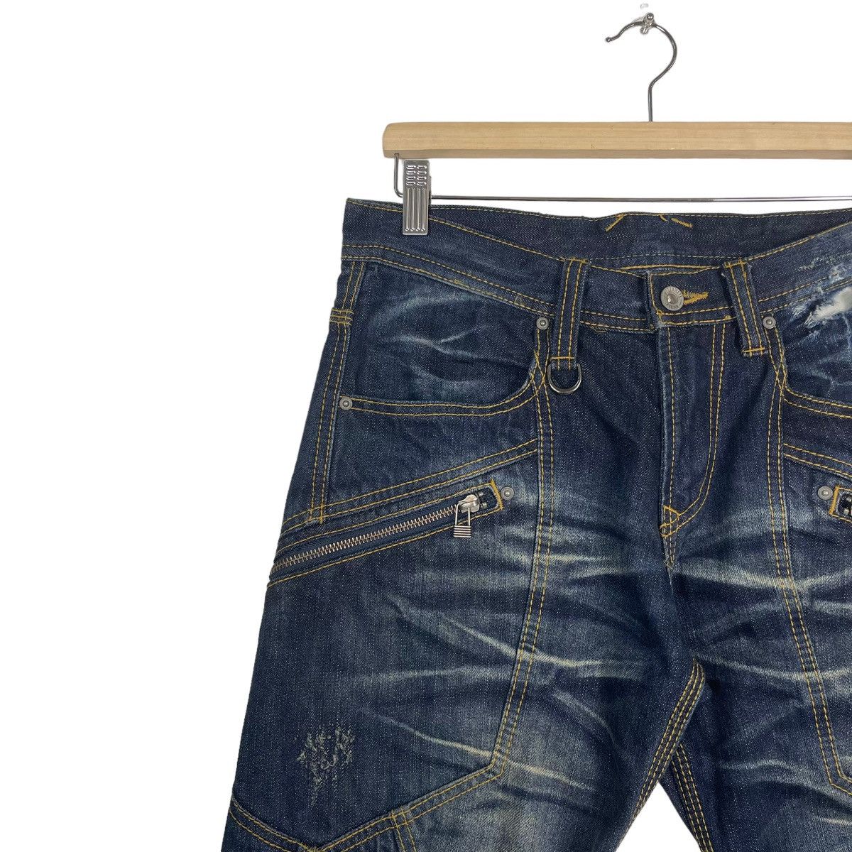 Japanese Brand JAPANASE HIDEAWAY NICOLE RIPPED JEANS FLARE DENIM Size US 32 / EU 48 - 6 Thumbnail