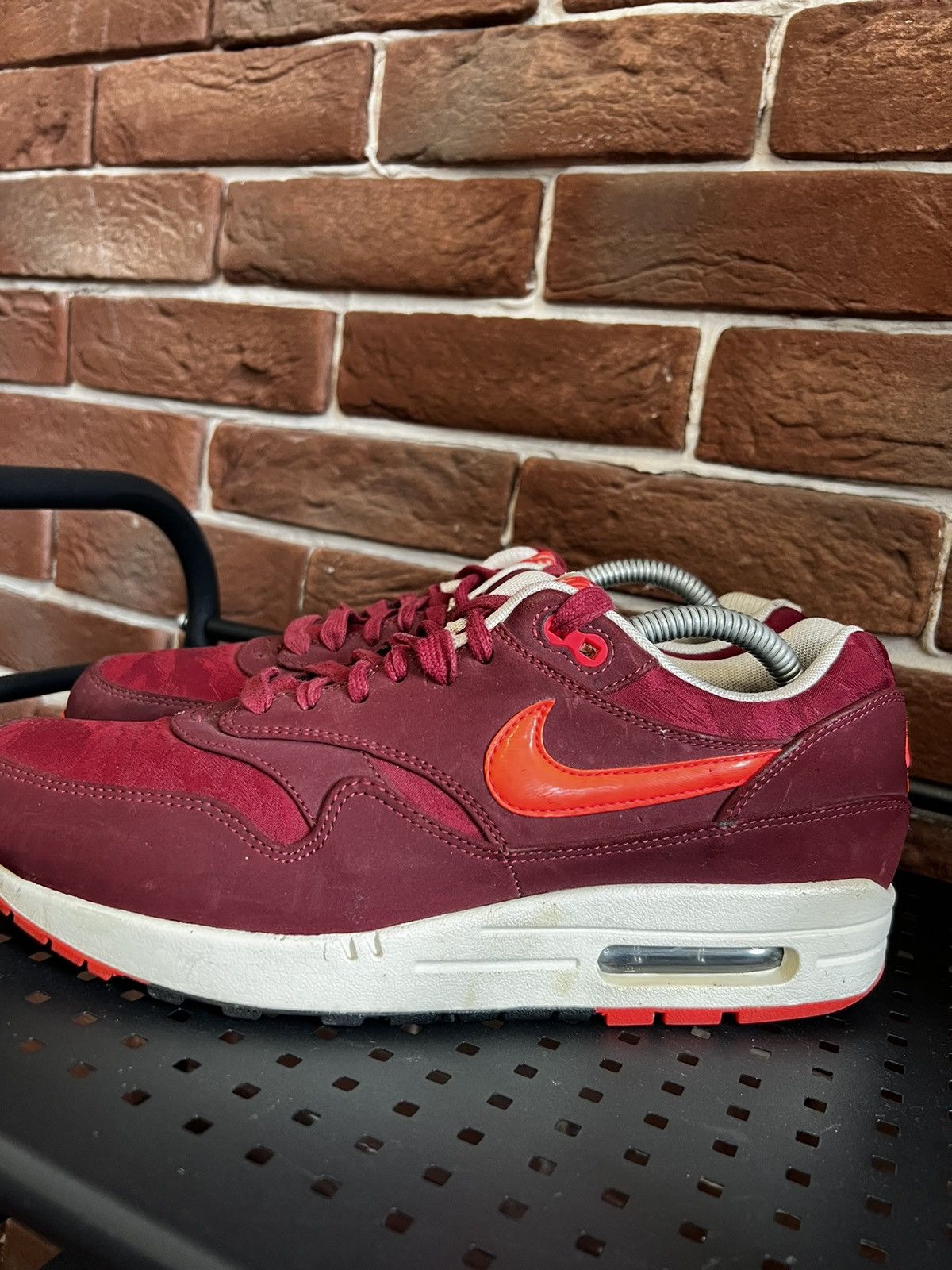 Nike 2013 Nike Air Max 1 Premium Atomic Red Rare Sneakers Hype Size US 9 / EU 42 - 5 Thumbnail