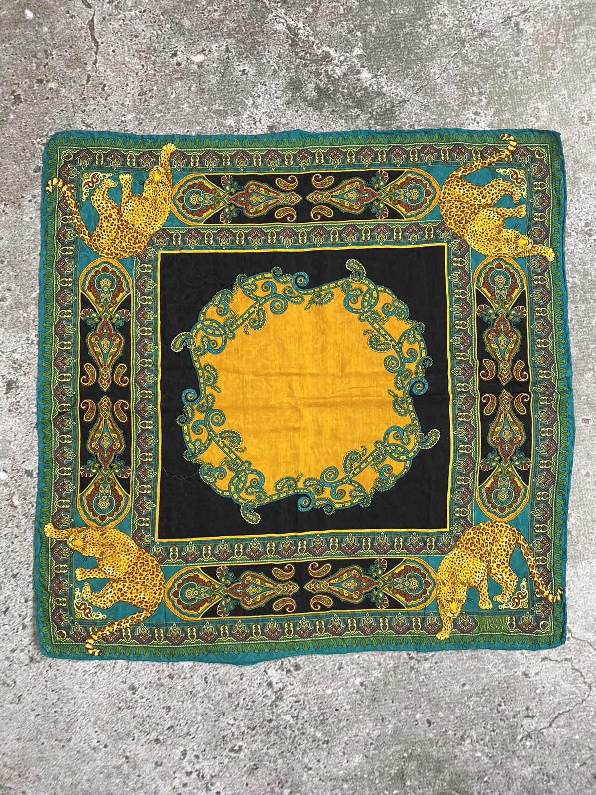 Versace Gianni Versace Handkerchief / Bandana / Neckerchief Size ONE SIZE - 2 Thumbnail