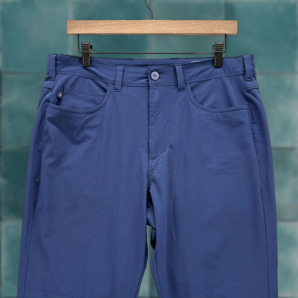 Mizzen+Main Mizzen+Main Helmsman Chino Pants Mens 32x30 Blue Slim Tapered Stretch Tech Golf Size US 32 / EU 48 - 1 Thumbnail