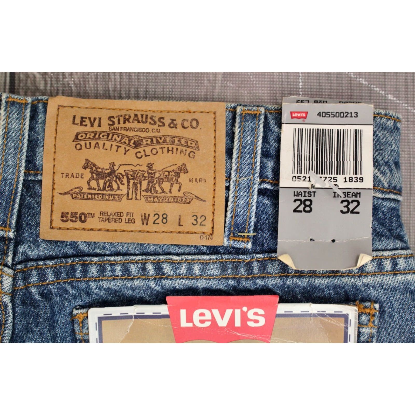Levi's VINTAGE Men's Levi's 550 Tapered Leg Jeans Relaxed Fit Sz 28x32 90s NS Size US 32 / EU 48 - 4 Thumbnail