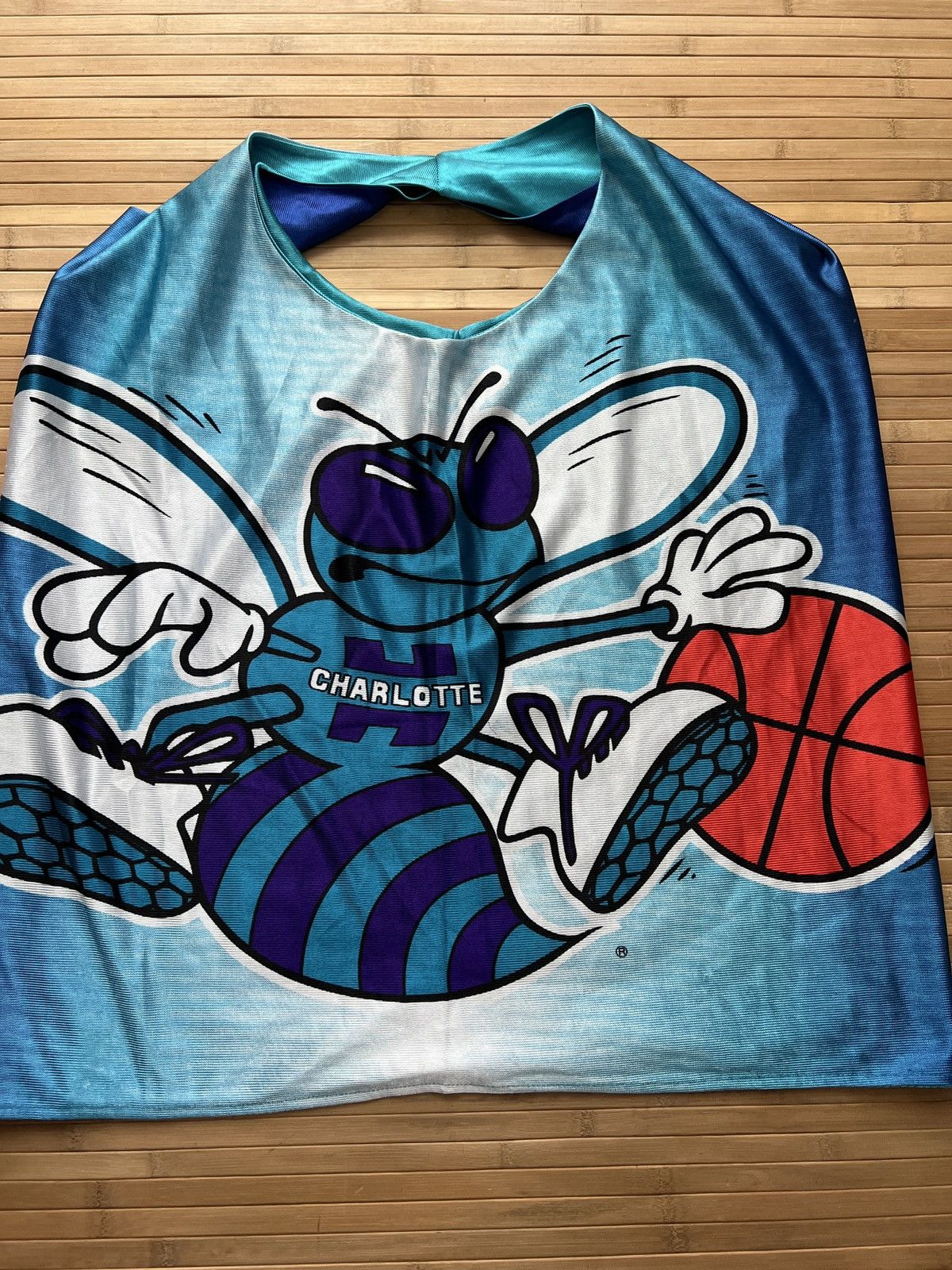 NBA 90s Charlotte Hornets Reversible Jersey Size US XL / EU 56 / 4 - 7 Thumbnail