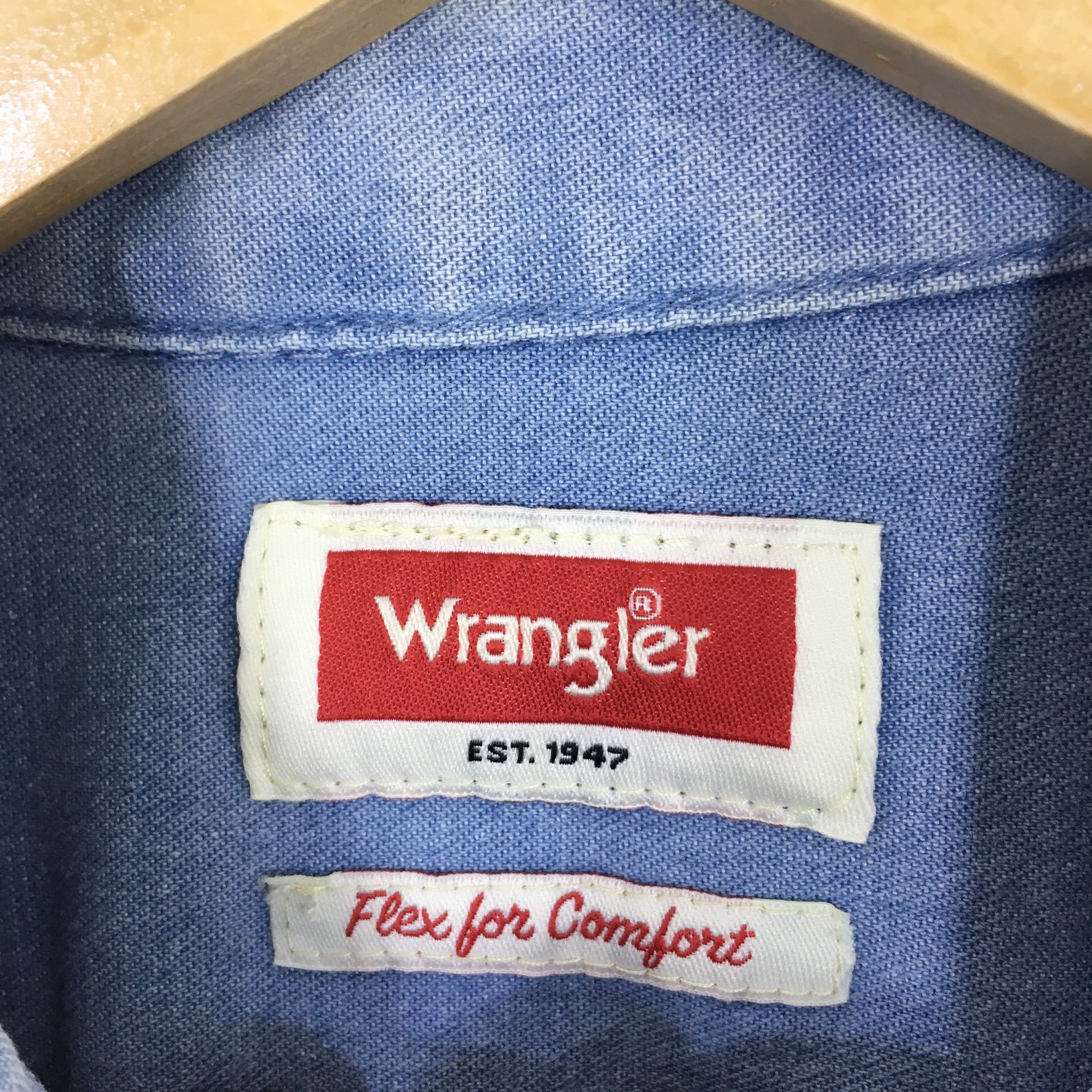 Vintage × Wrangler Vintage Wrangler Usa Blue Denim Shirt Small Size US S / EU 44-46 / 1 - 6 Thumbnail
