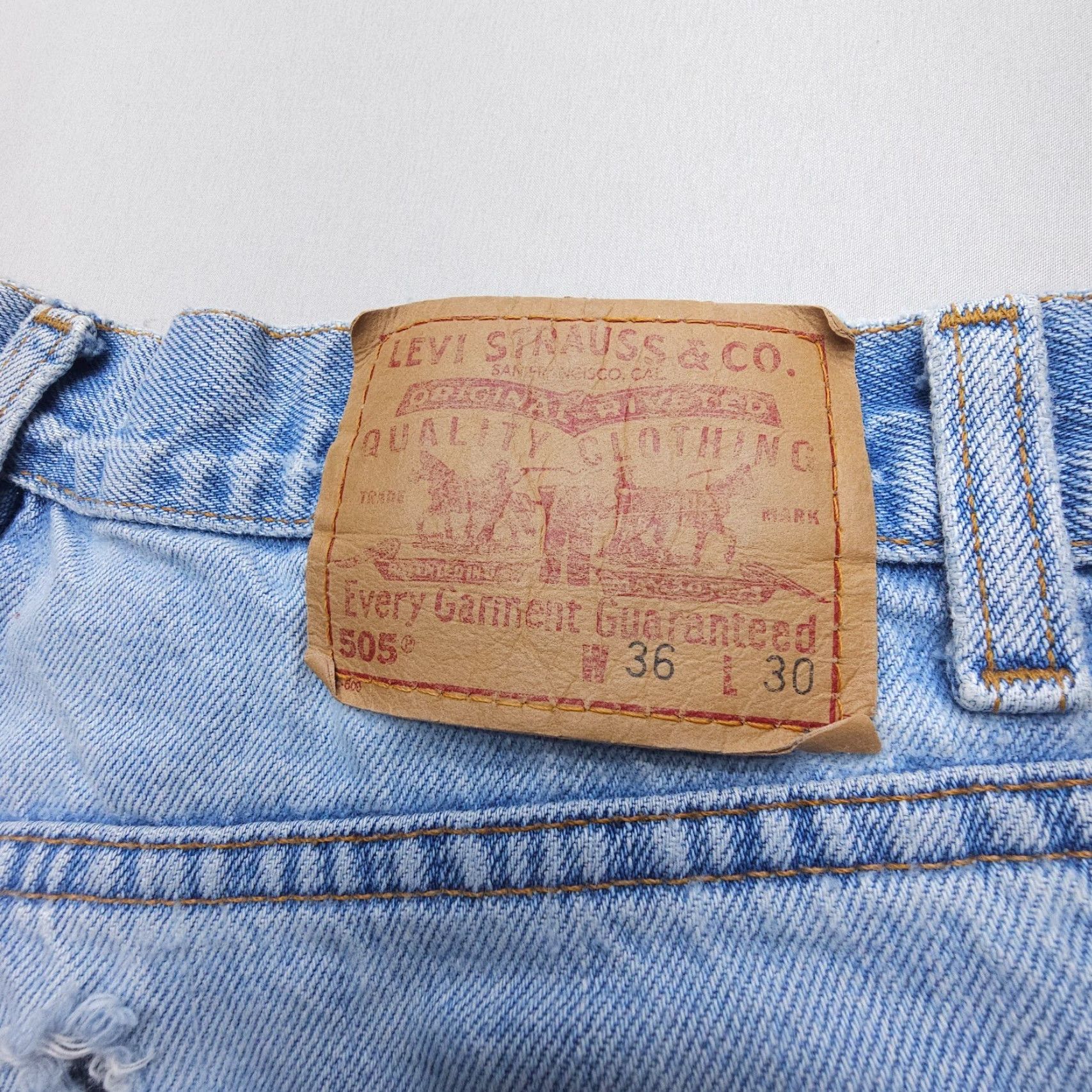 Levi's Vtg Levi's 505 Straight Leg Jeans Mens 36 x 30 Blue Distressed 2000s Denim Jeans Regular Mens Blue 505 Straight Leg Levi's Vintage Size US 36 / EU 52 - 3 Thumbnail