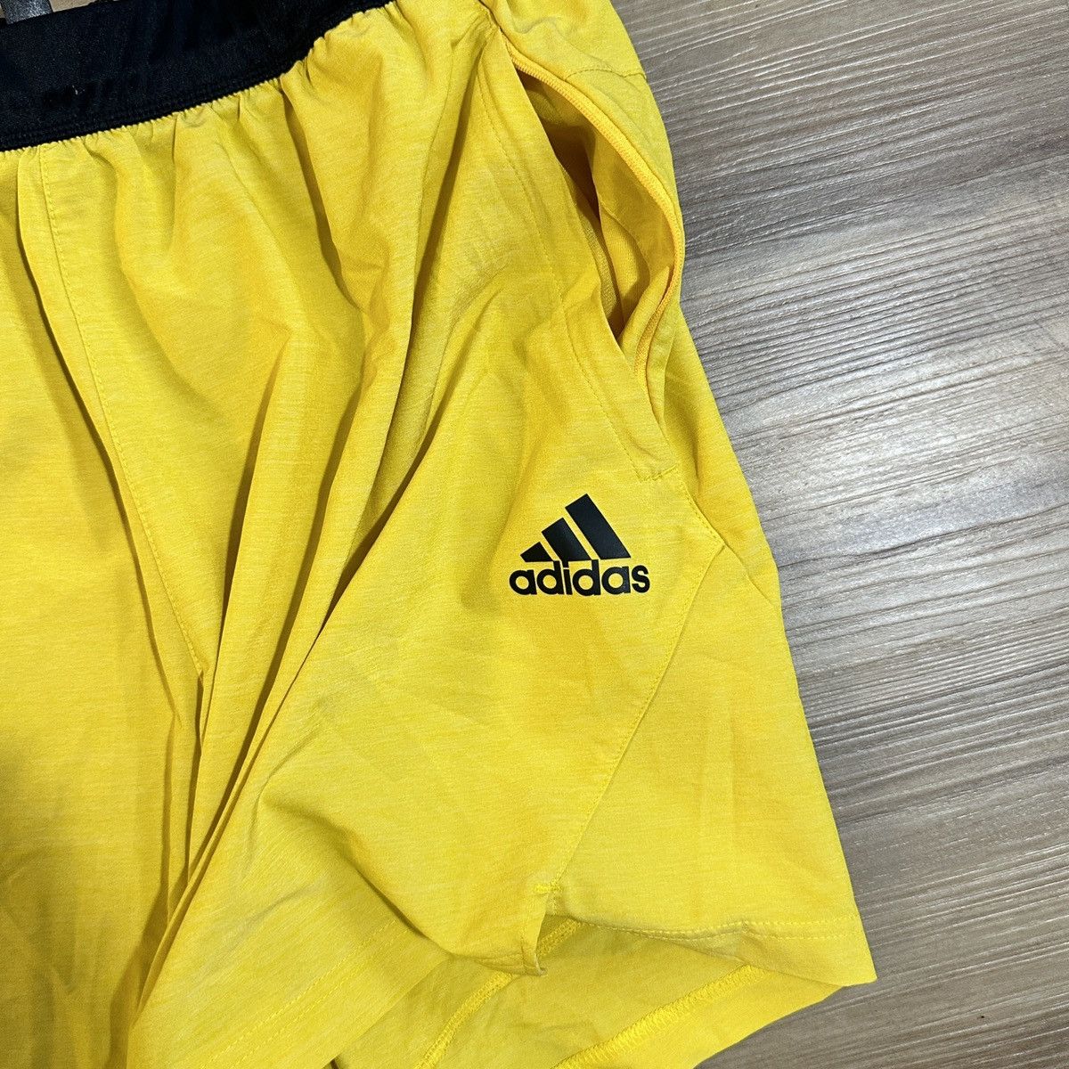 Adidas Adidas Men’s Aero Ready Training Shorts Size L Yellow/Black Size US 33 - 3 Thumbnail