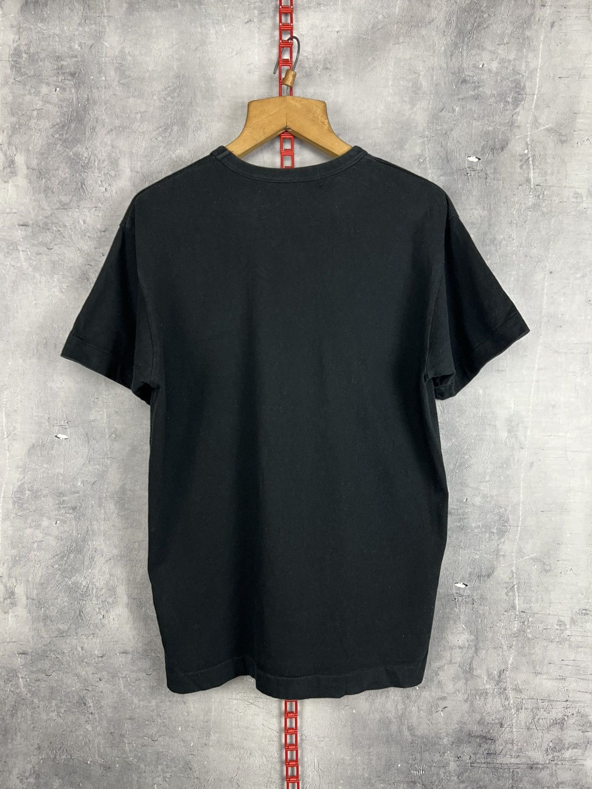 Comme des Garcons Comme Des Garcos PLAY Inverted Heart Logo Graphic Size L Size US L / EU 52-54 / 3 - 9 Thumbnail