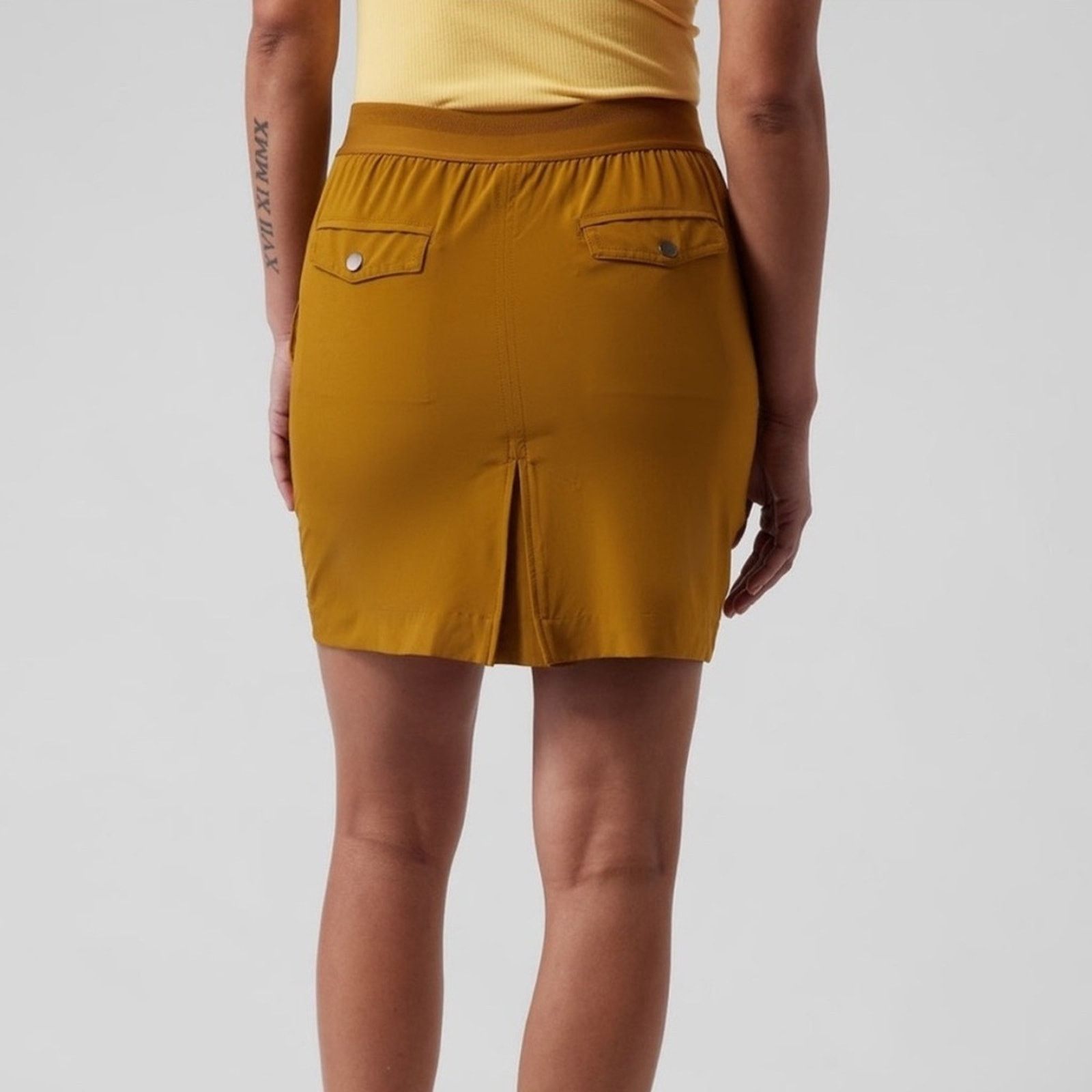Athleta Athleta Vienna Jupe Cargo Skort in Brass Yellow Size 16 Size 38" / US 16 / IT 52 - 2 Thumbnail