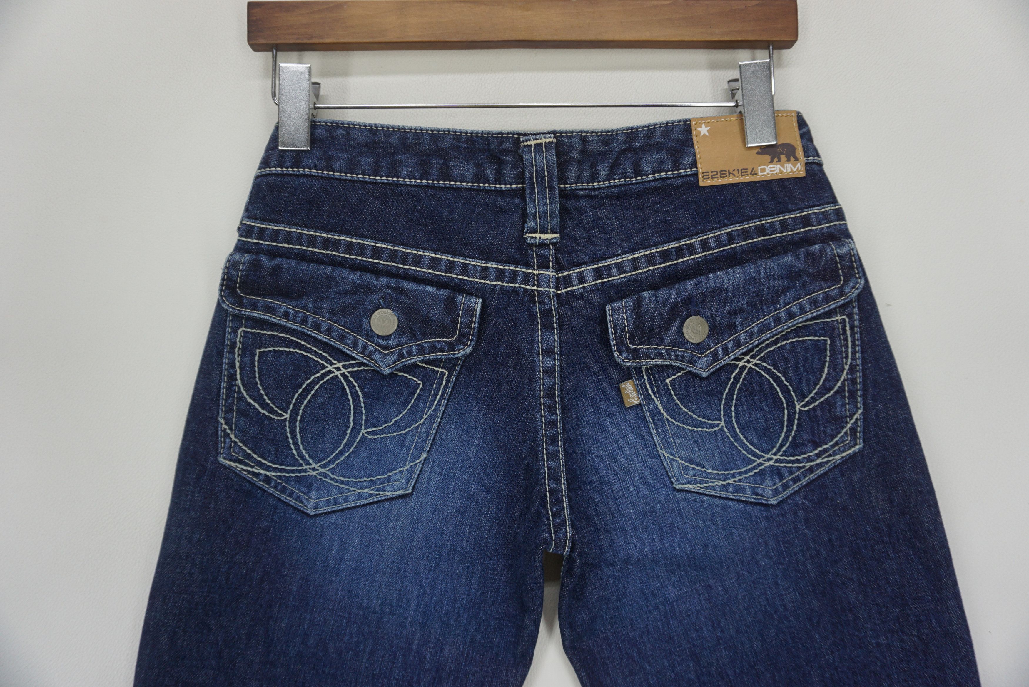 Ezekiel Jeans Size 26 fit Low Rise Bootcut Denim