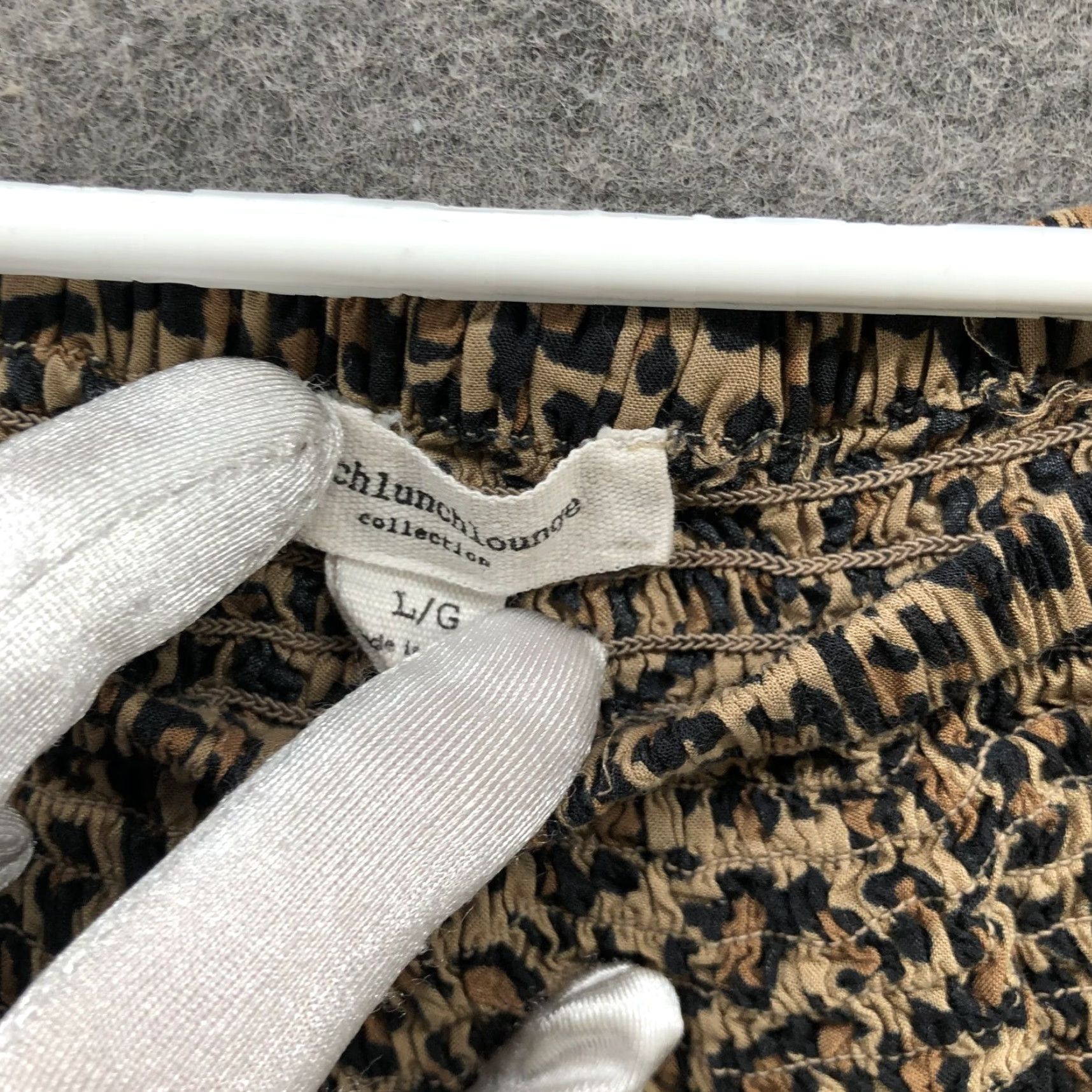 Vintage Beach Lunch Lounge Leopard Print Top Womens L 3/4 Sleeve Ruffle Smocked Peasant Blouse Beige Size L / US 10 / IT 46 - 5 Thumbnail