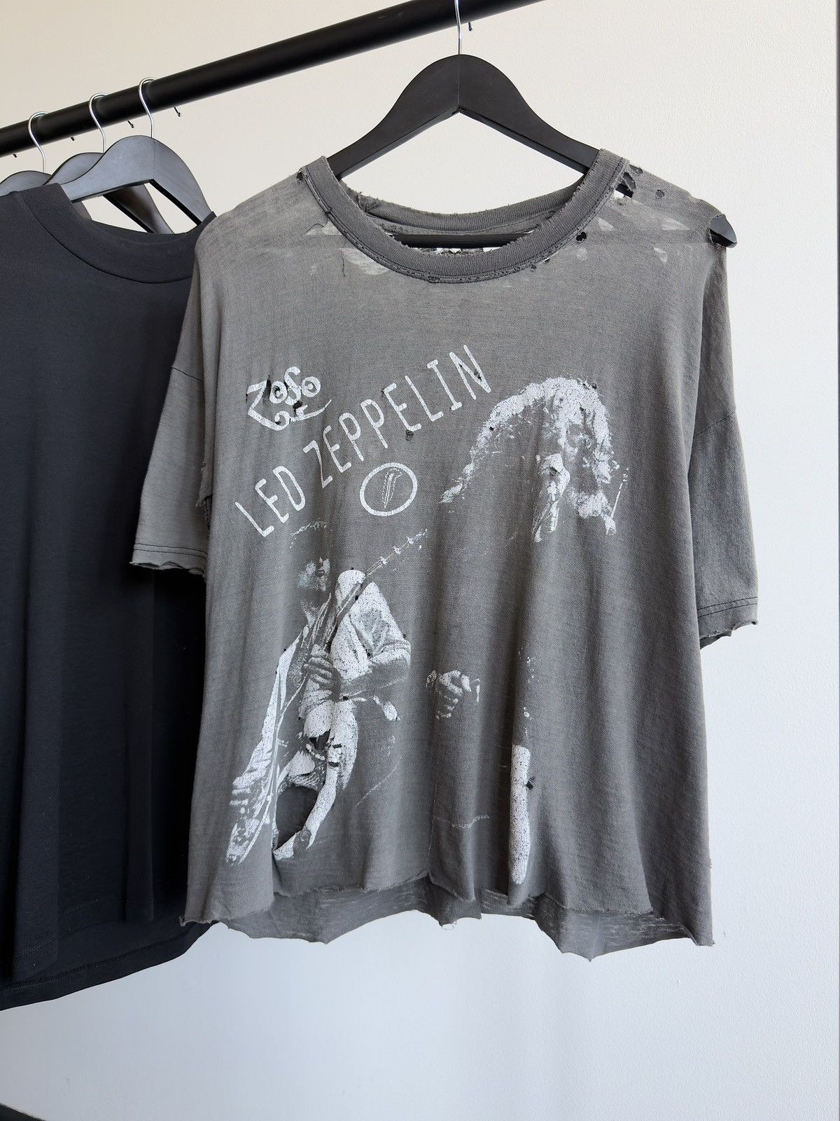 Band Tees Vintage Thrashed Cropped Led Zeppelin Erd Faded Band Tee Size US M / EU 48-50 / 2 - 1 Thumbnail