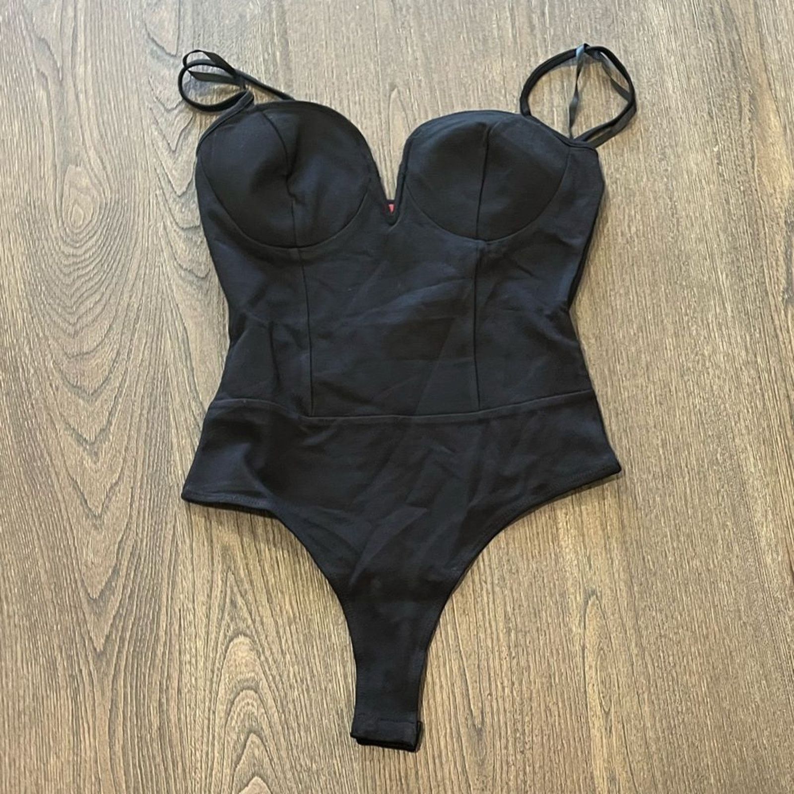 Guess NWOT Guess Black Bodysuit V-Underwire Spaghetti Straps Sz S Size S / US 4 / IT 40 - 1 Thumbnail